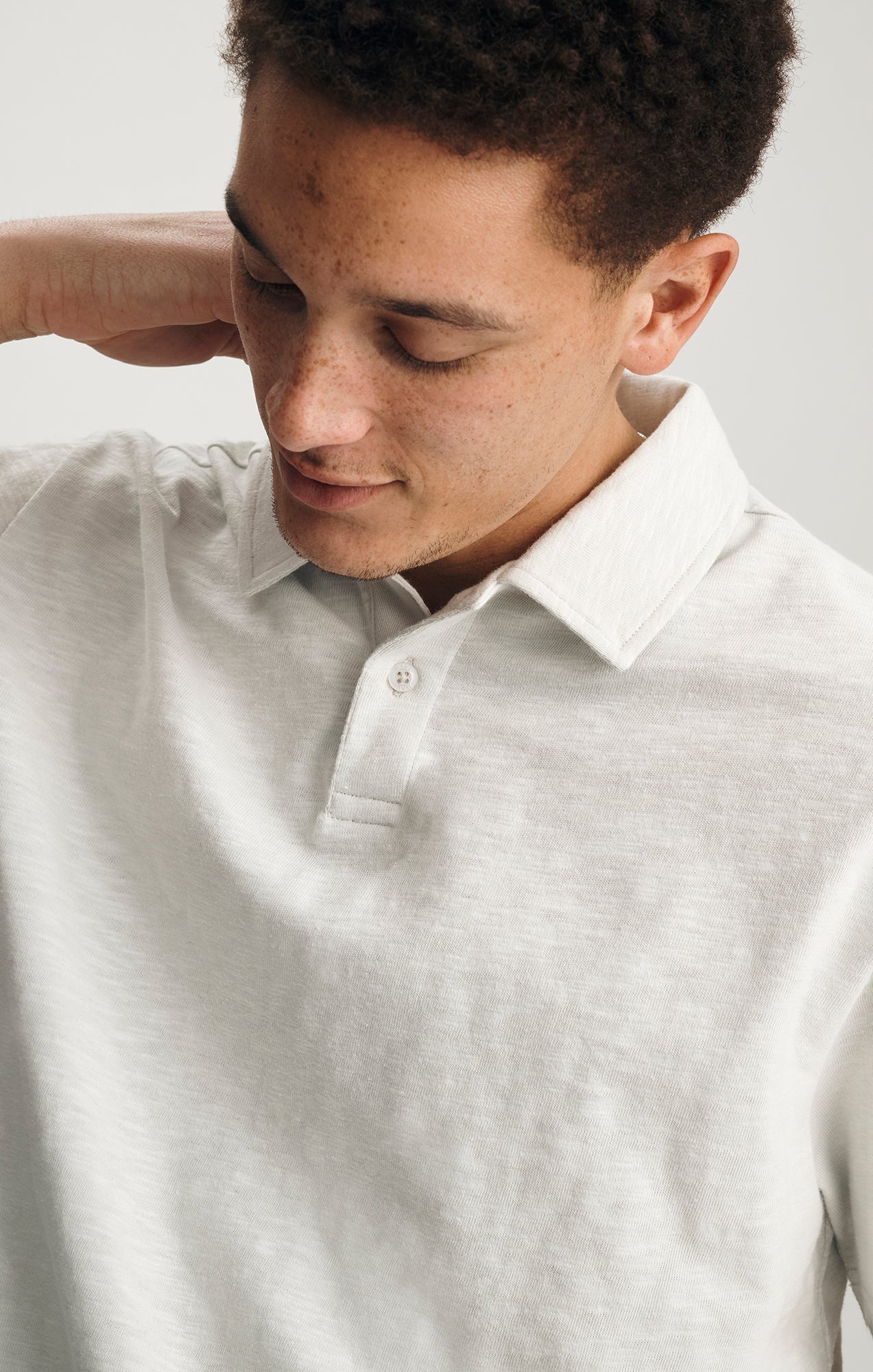 SLUB POLO T-SHIRT IN LUNAR ROCK - Mavi Jeans