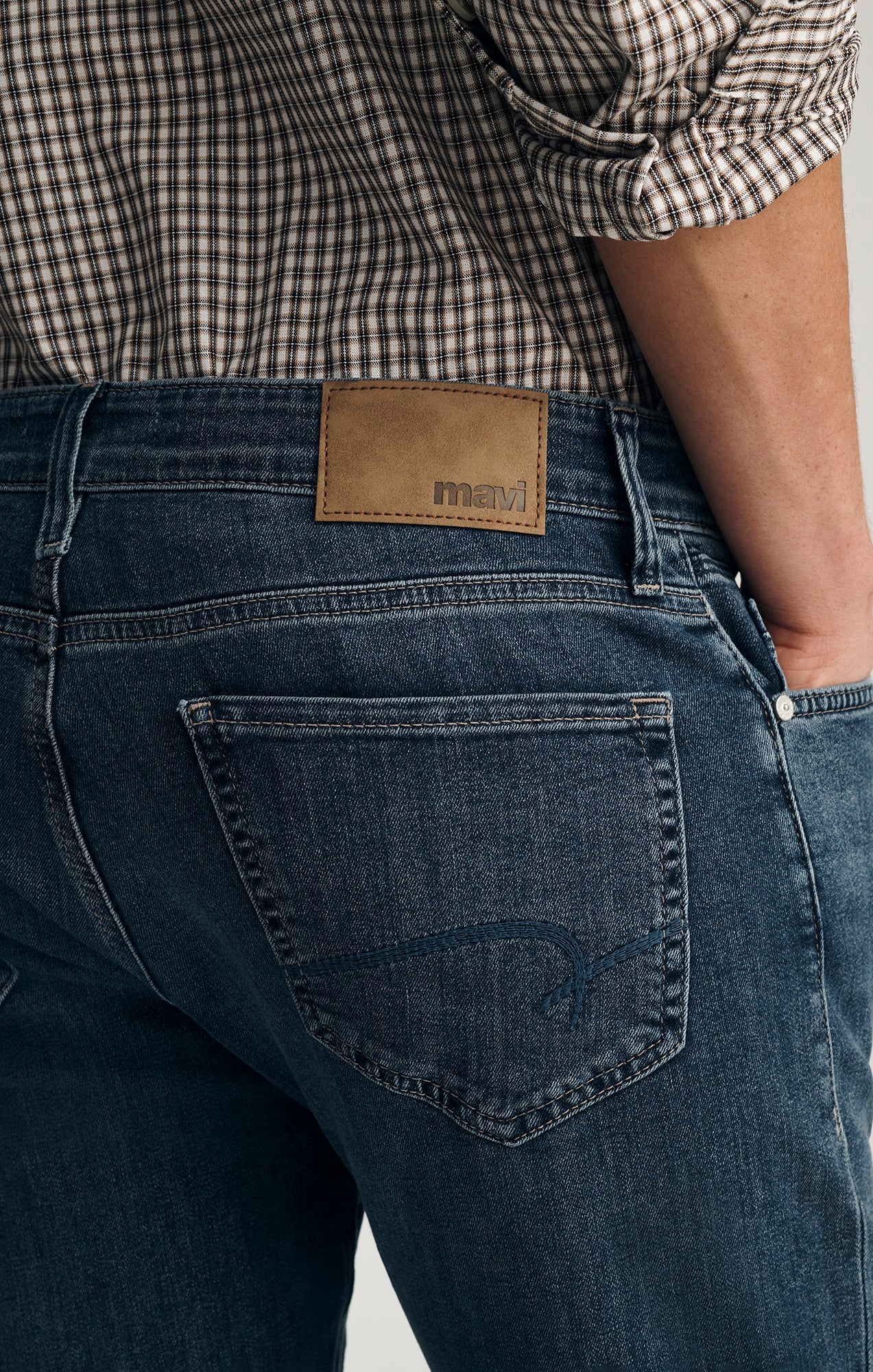 MARCUS SLIM STRAIGHT LEG JEANS IN USED WILLIAMSBURG - Mavi Jeans