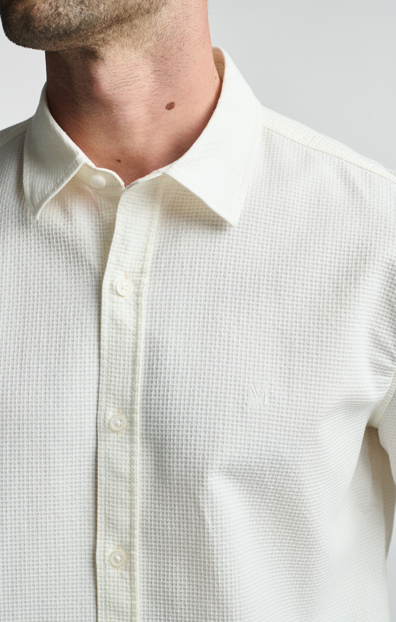 LONG SLEEVE BUTTON-UP SHIRT IN ANTIQUE WHITE - Mavi Jeans