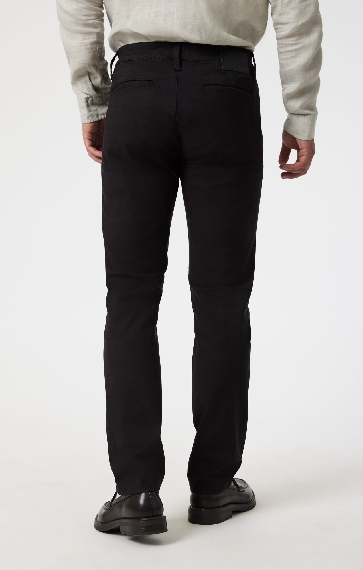 MILTON SLIM STRAIGHT CHINO IN BLACK LUXE TWILL - Mavi Jeans
