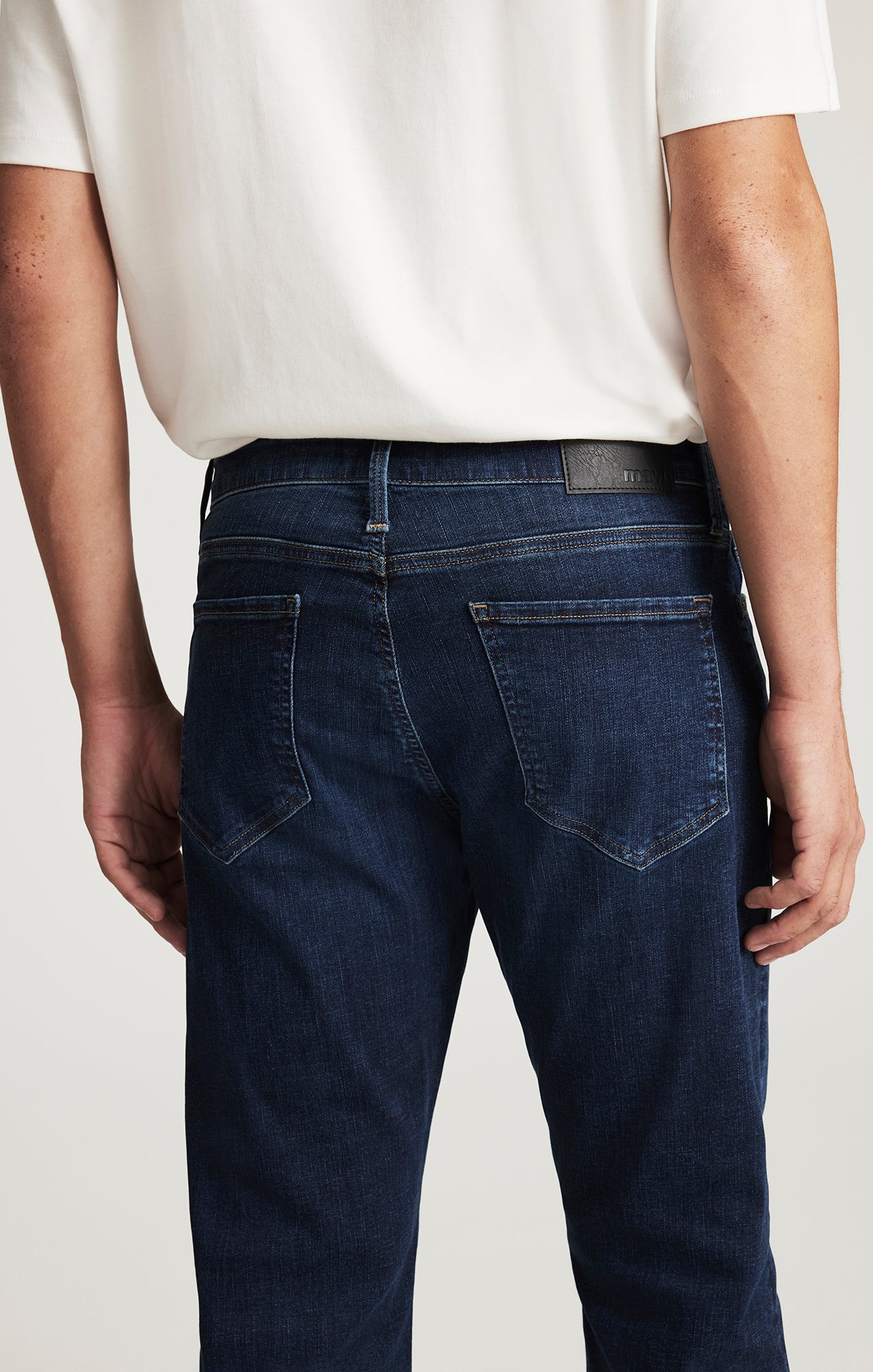 MATT RELAXED STRAIGHT LEG IN DARK BRUSHED ORGANIC VINTAGE - Mavi Jeans