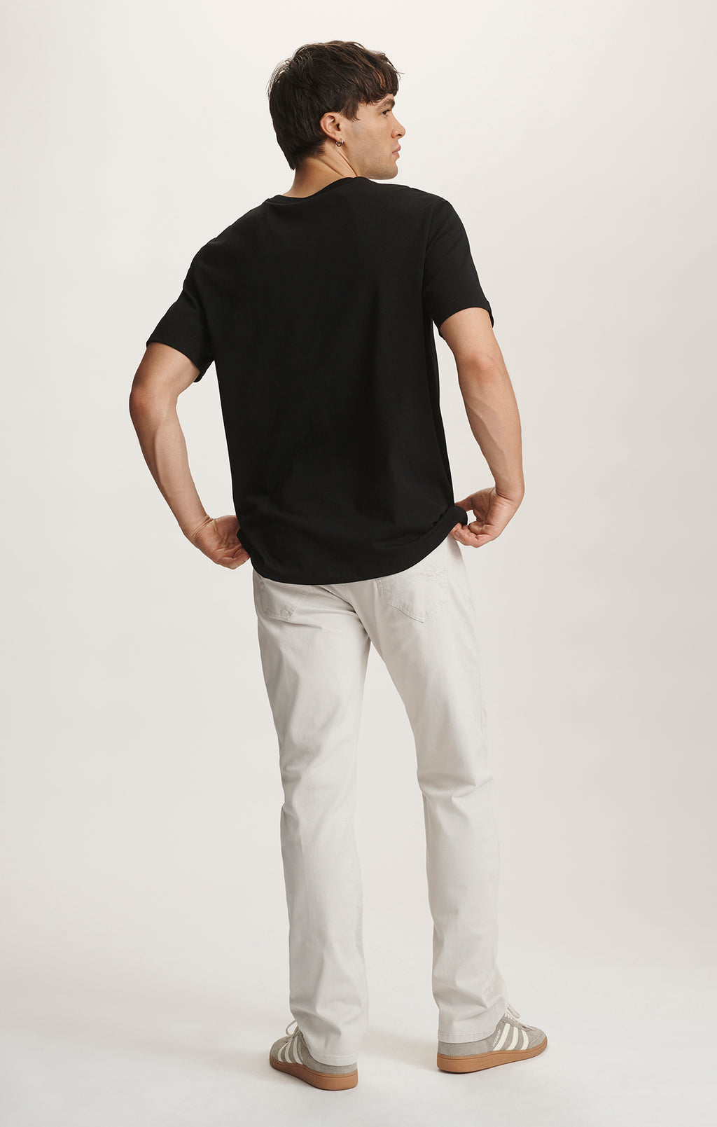 BASIC SHORT SLEEVE T-SHIRT IN BLACK - Mavi Jeans