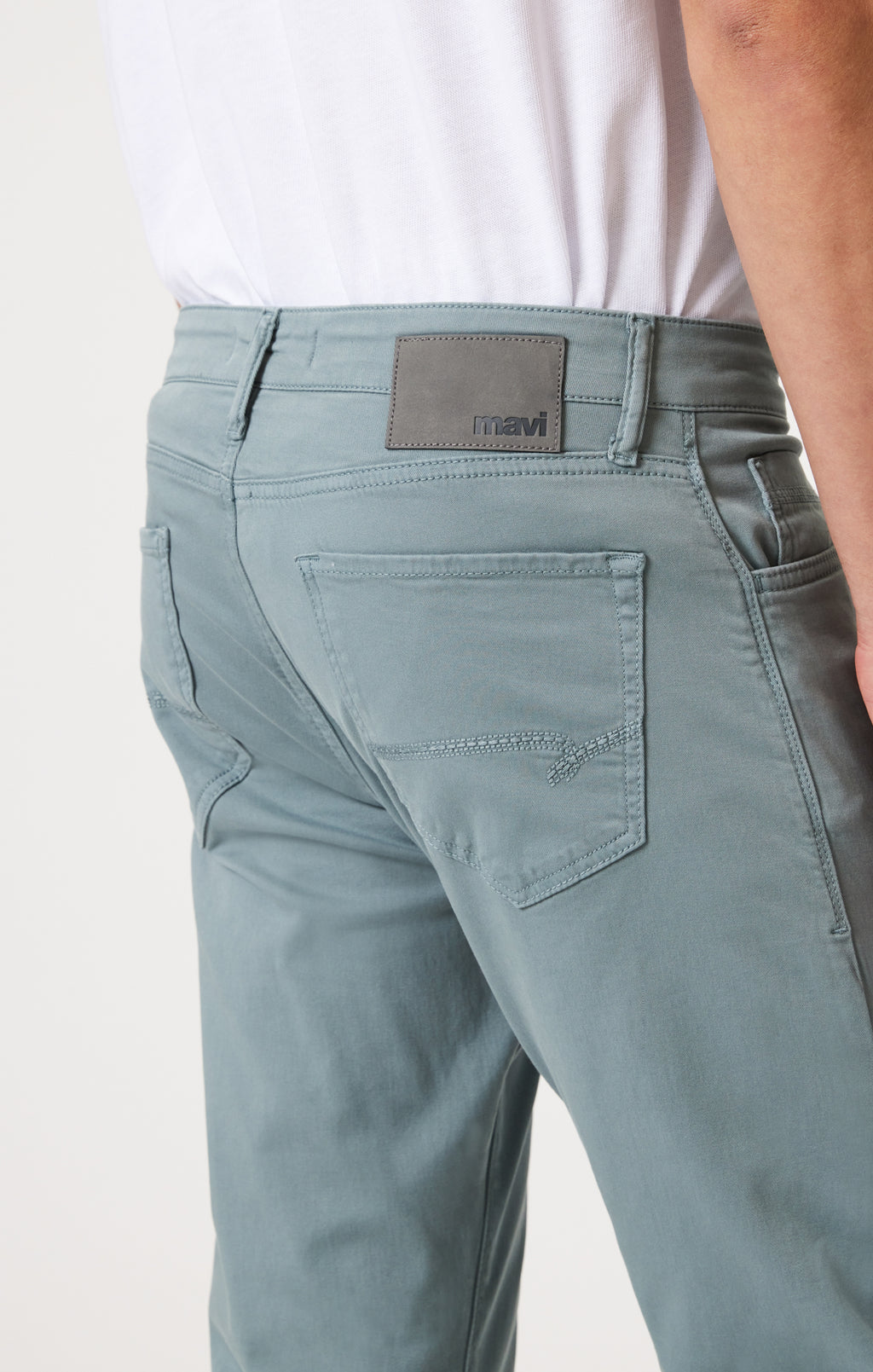 ZACH STRAIGHT LEG IN BLUE CASUAL TWILL - Mavi Jeans