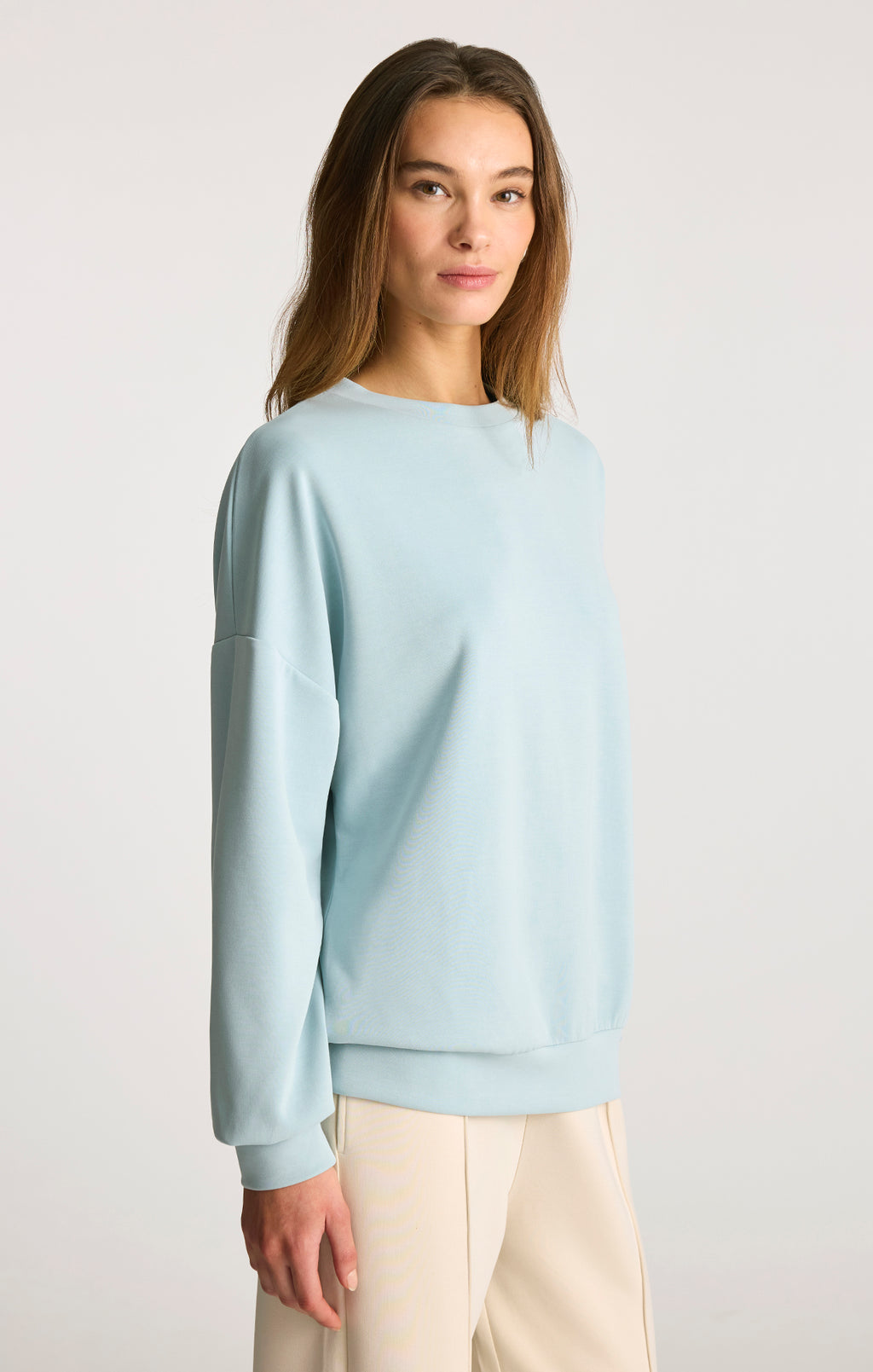 LUXE TOUCH TENCEL™ SWEATSHIRT IN STRATOSPHERE - Mavi Jeans