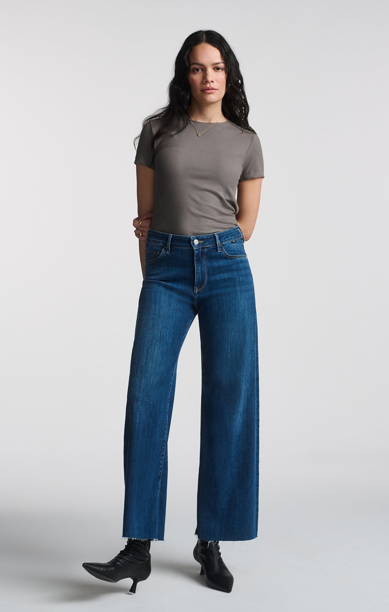 LUXE TOUCH TENCEL™ RIBBED T-SHIRT IN DARK GULL GRAY - Mavi Jeans