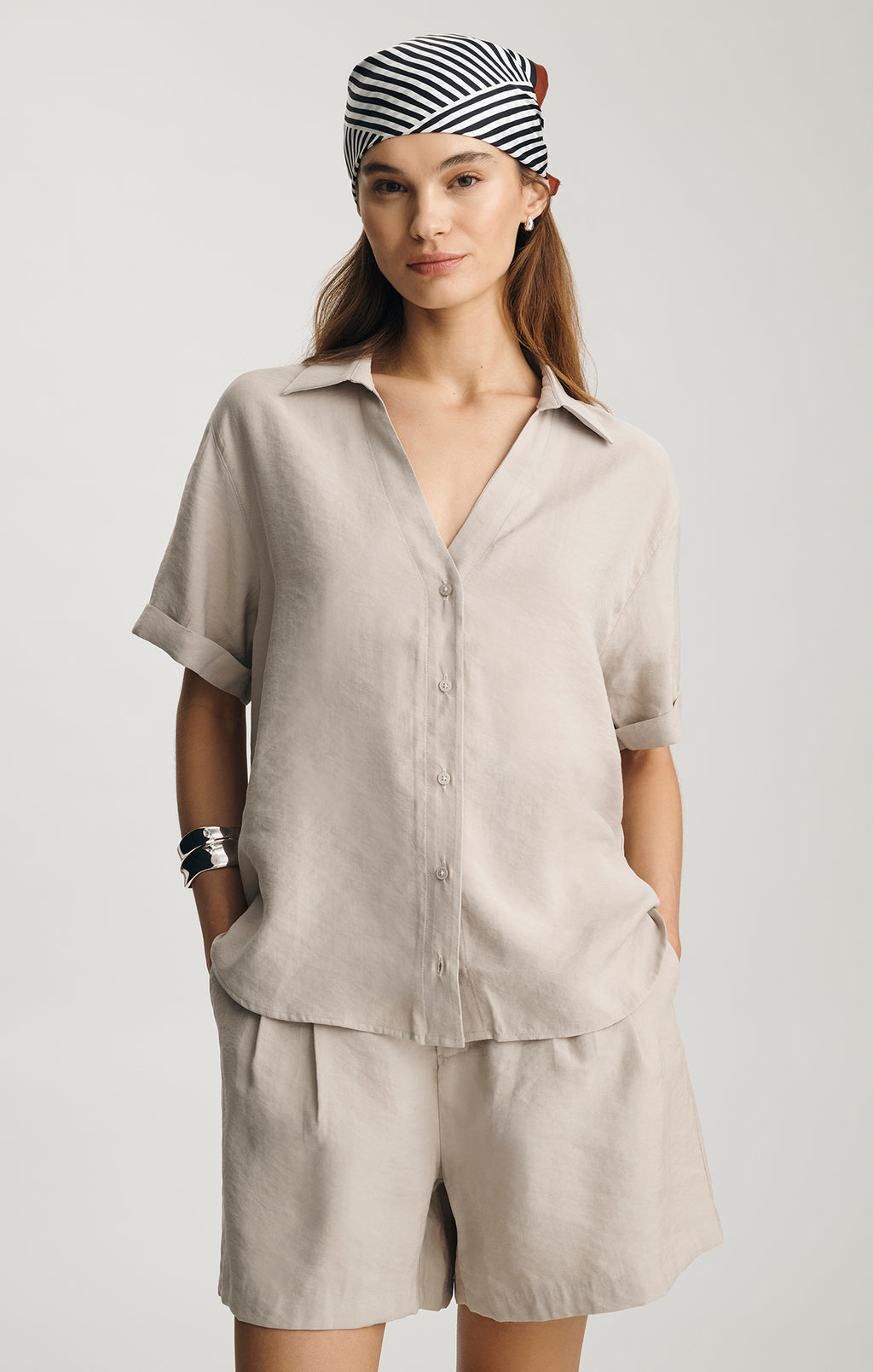 LUXE TOUCH SHORT SLEEVE BUTTON-UP SHIRT IN OYSTER GRAY - Mavi Jeans