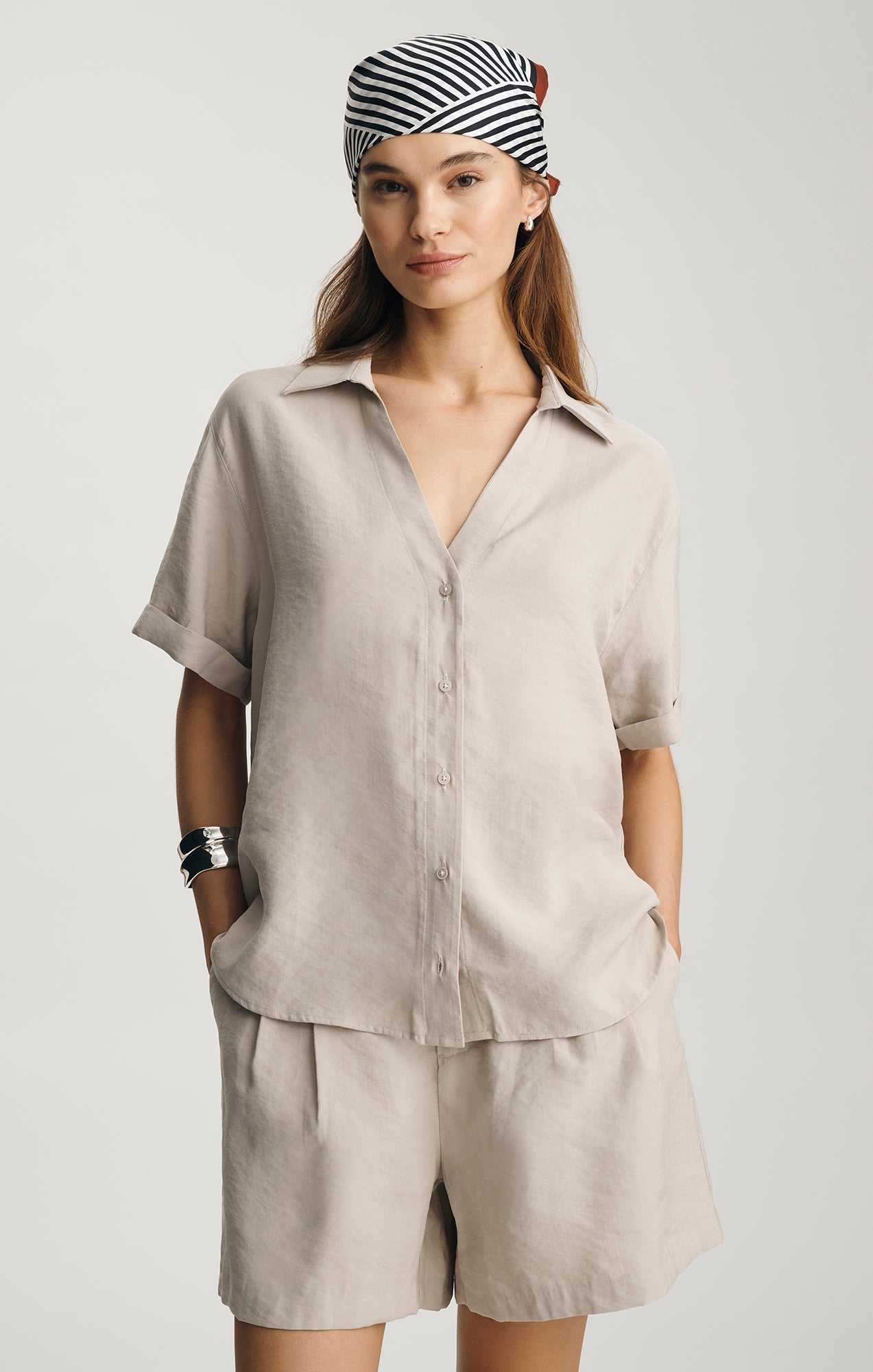 LUXE TOUCH SHORT SLEEVE BUTTON-UP SHIRT IN OYSTER GRAY - Mavi Jeans