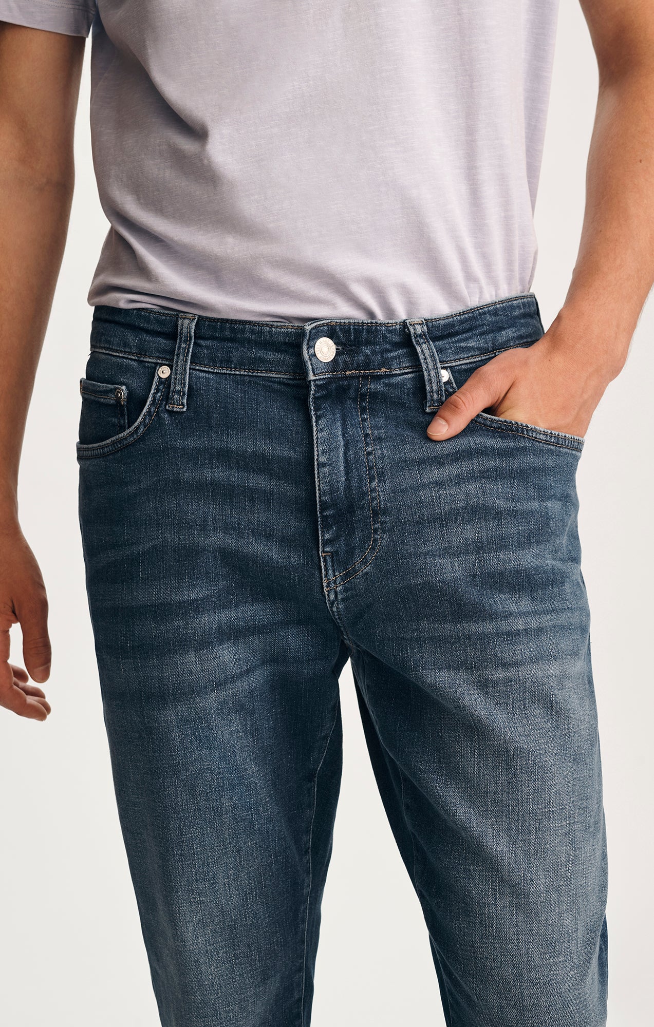 ZACH STRAIGHT LEG IN MID USED BRUSHED CLASSIC VINTAGE