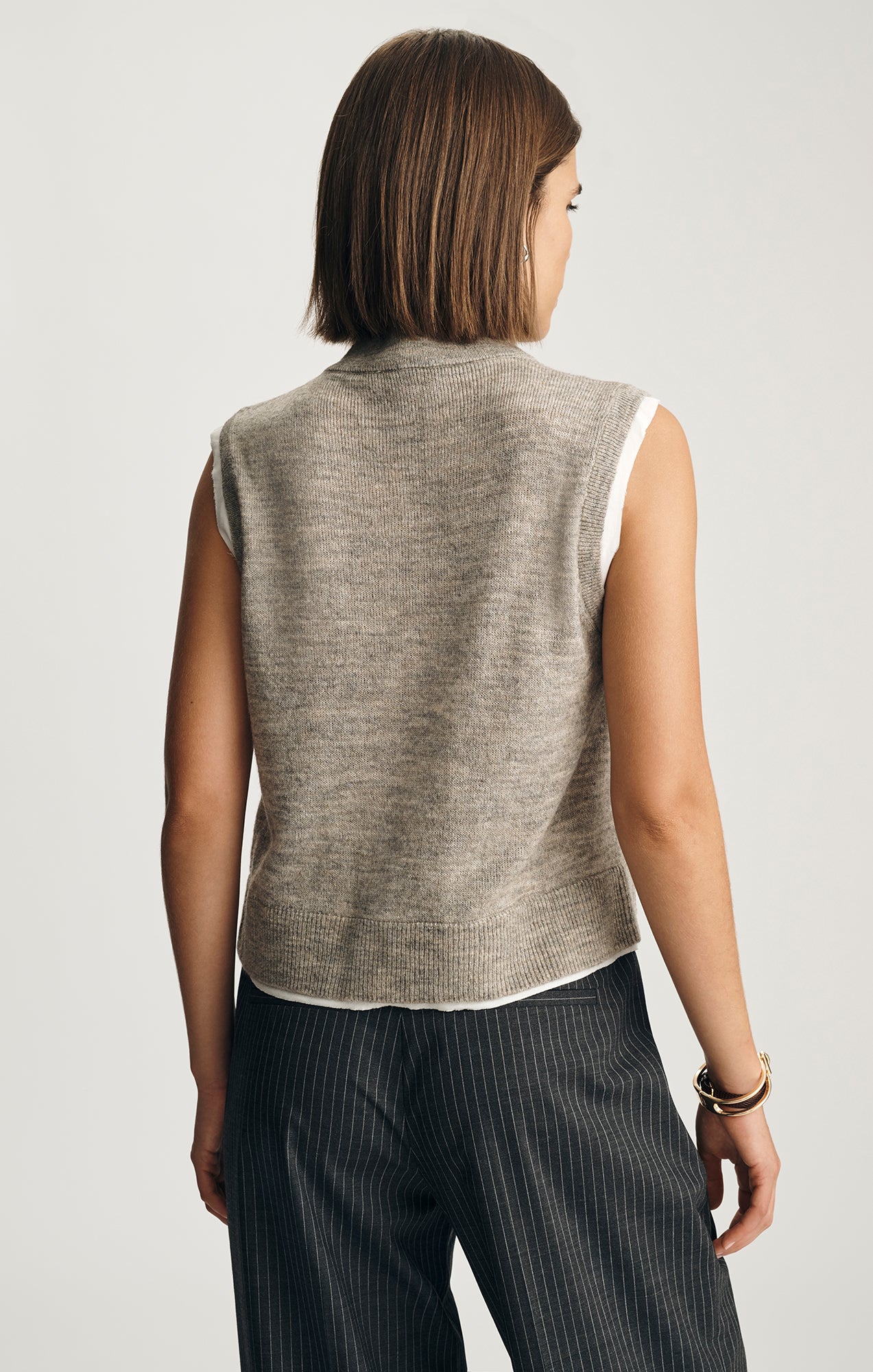 CARDIGAN SWEATER VEST IN MID GREY MELANGE