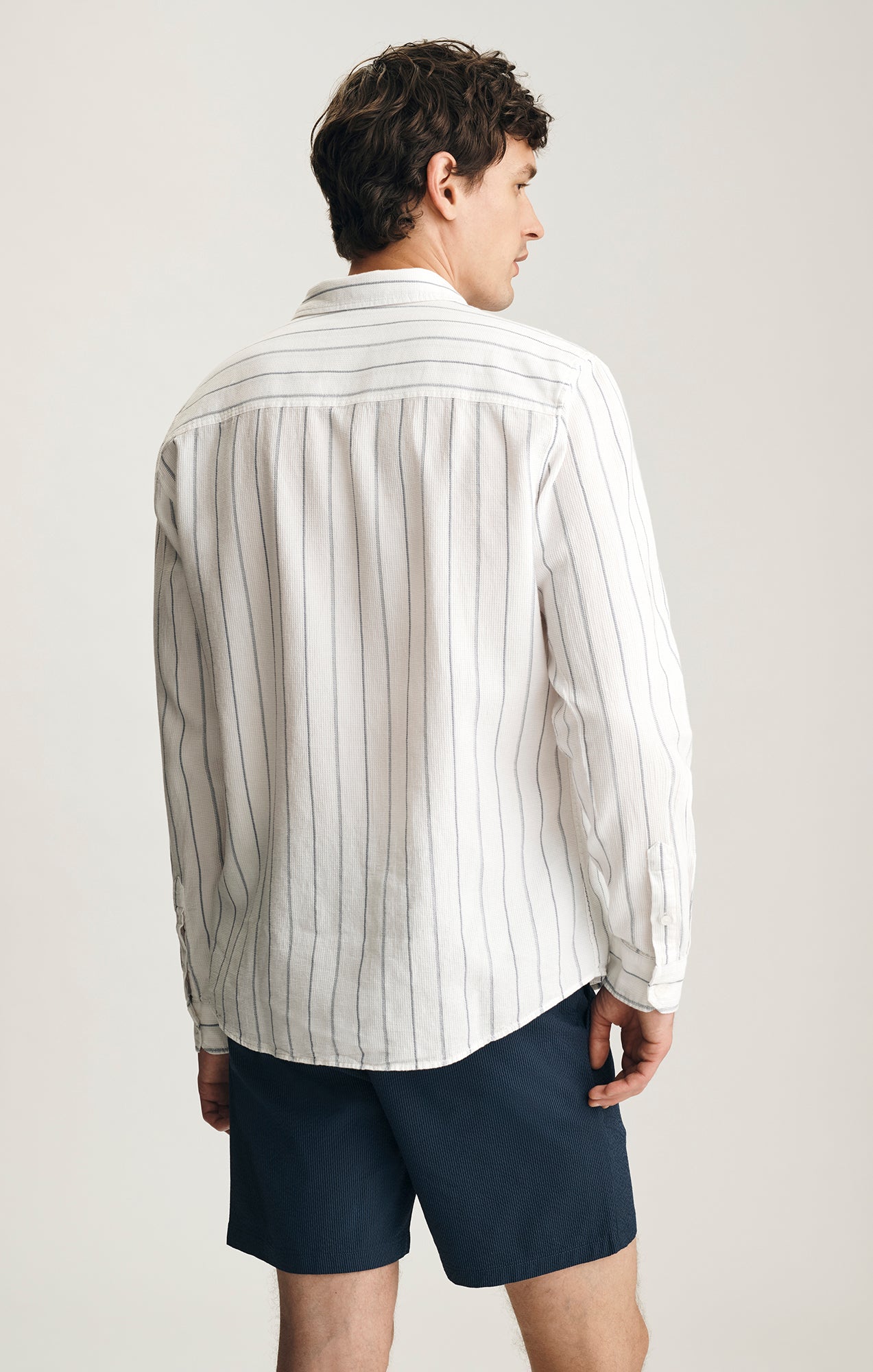 BUTTON-UP SHIRT IN VINTAGE INDIGO - Mavi Jeans