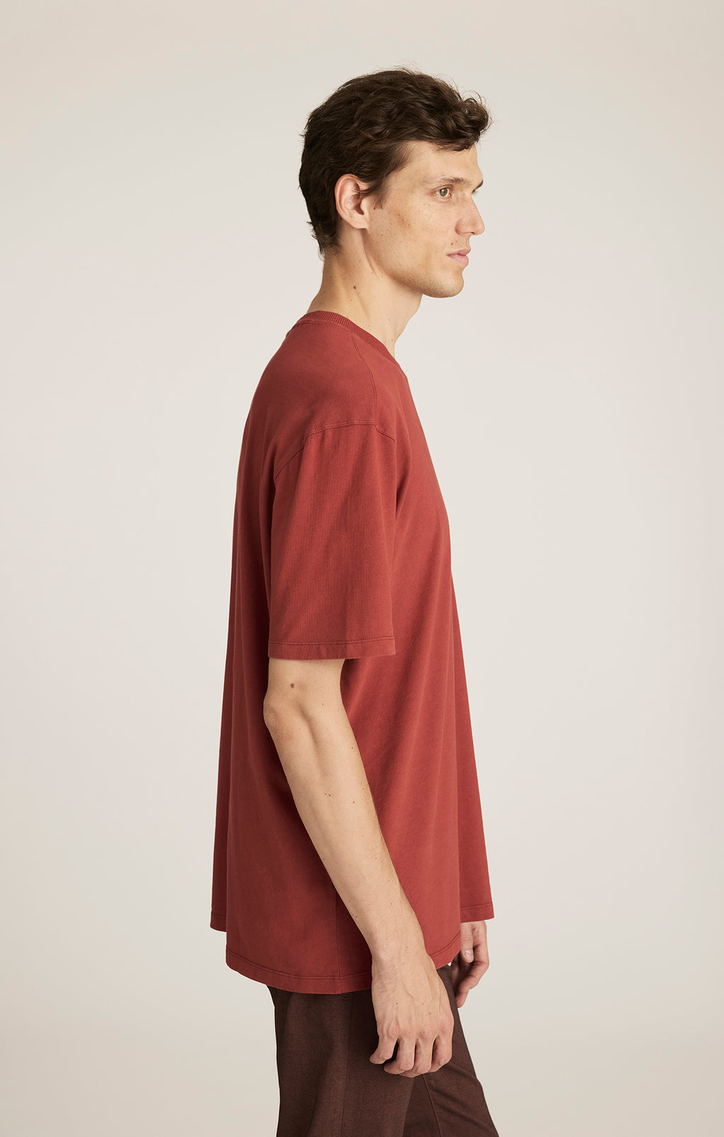 SHORT SLEEVE CREW NECK T-SHIRT IN BARN RED - Mavi Jeans
