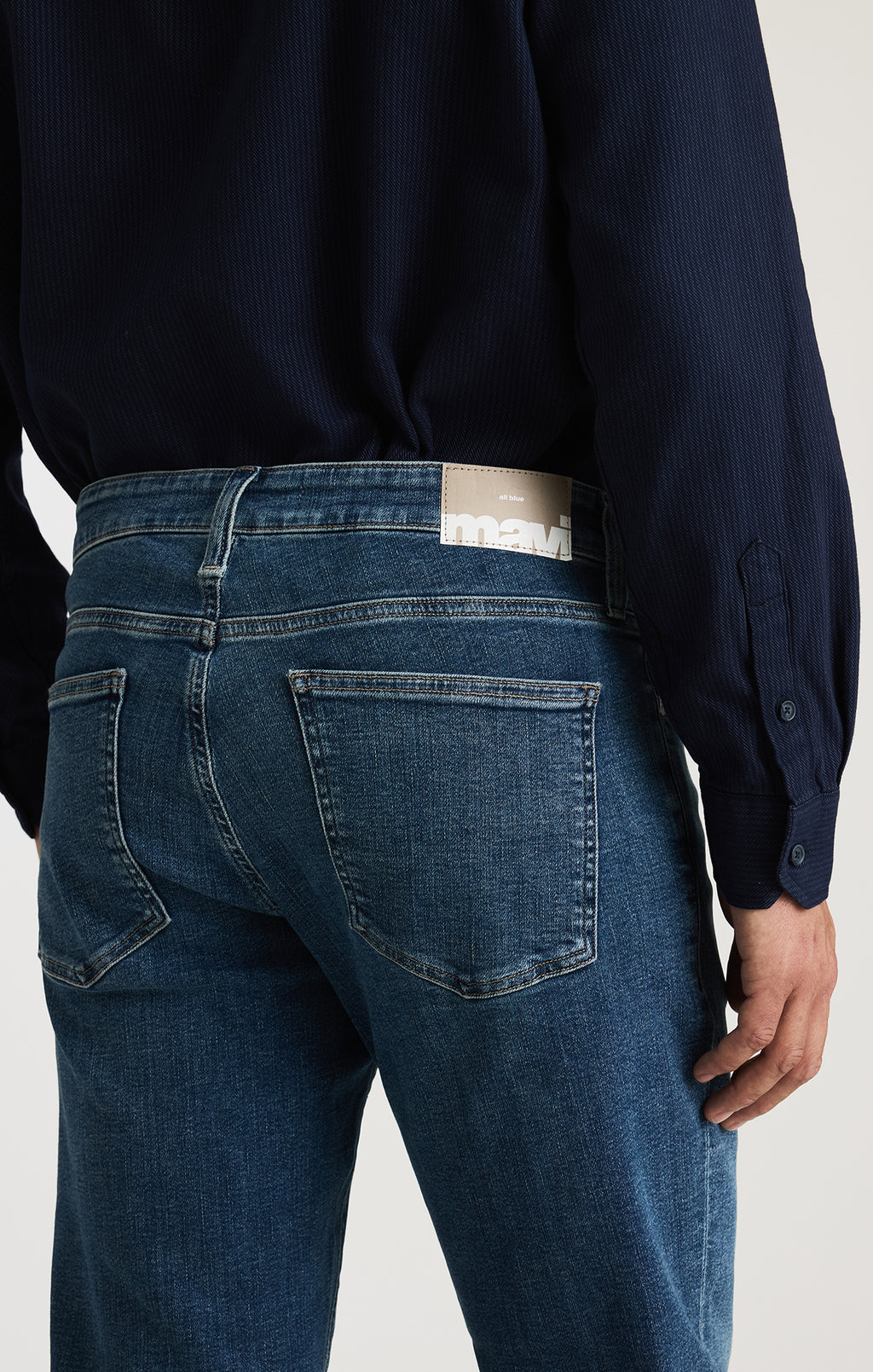 MARVIN RELAXED TAPERED LEG IN MID BRUSHED CLASSIC VINTAGE