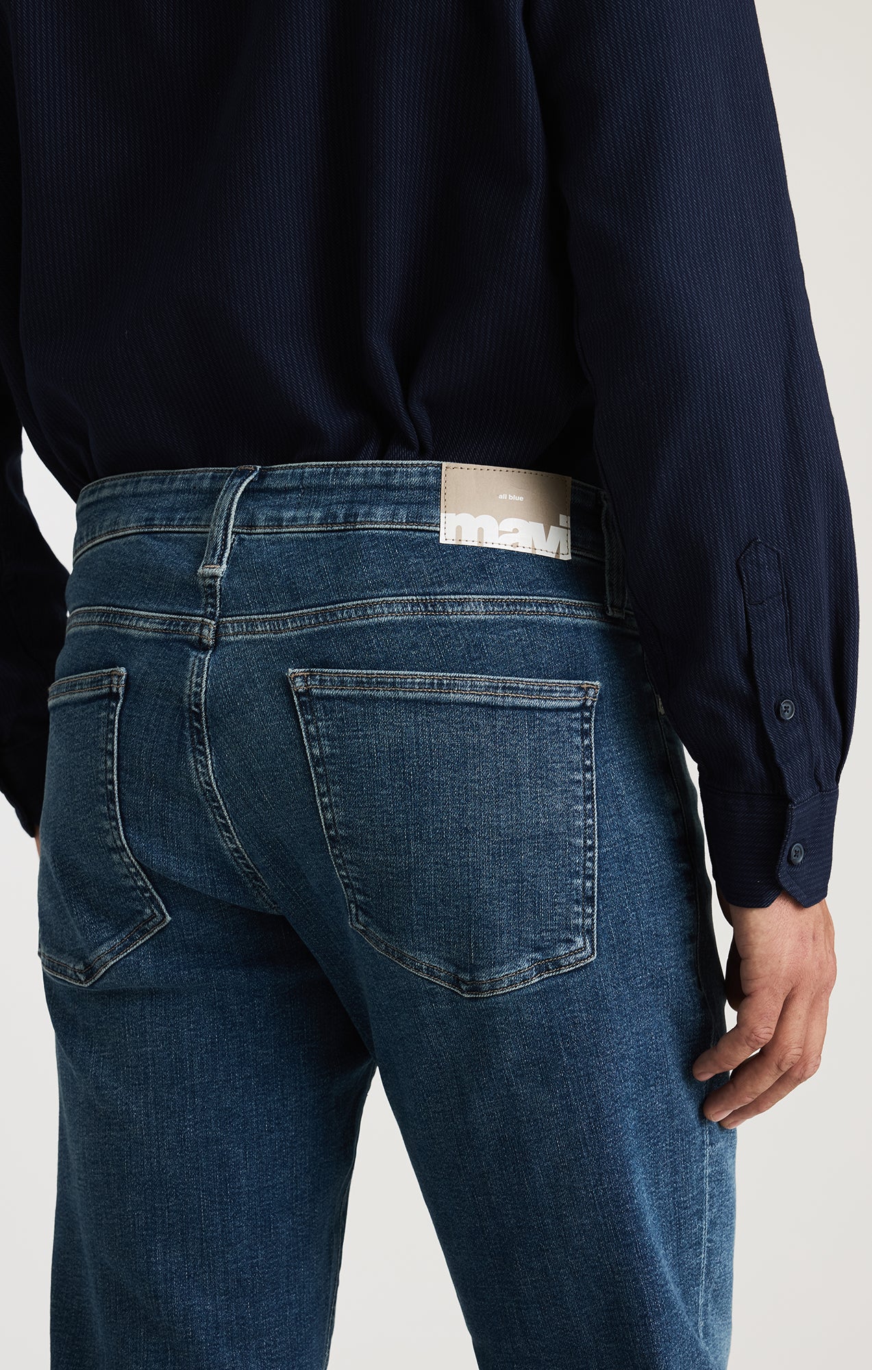 MARVIN RELAXED TAPERED LEG IN MID BRUSHED CLASSIC VINTAGE