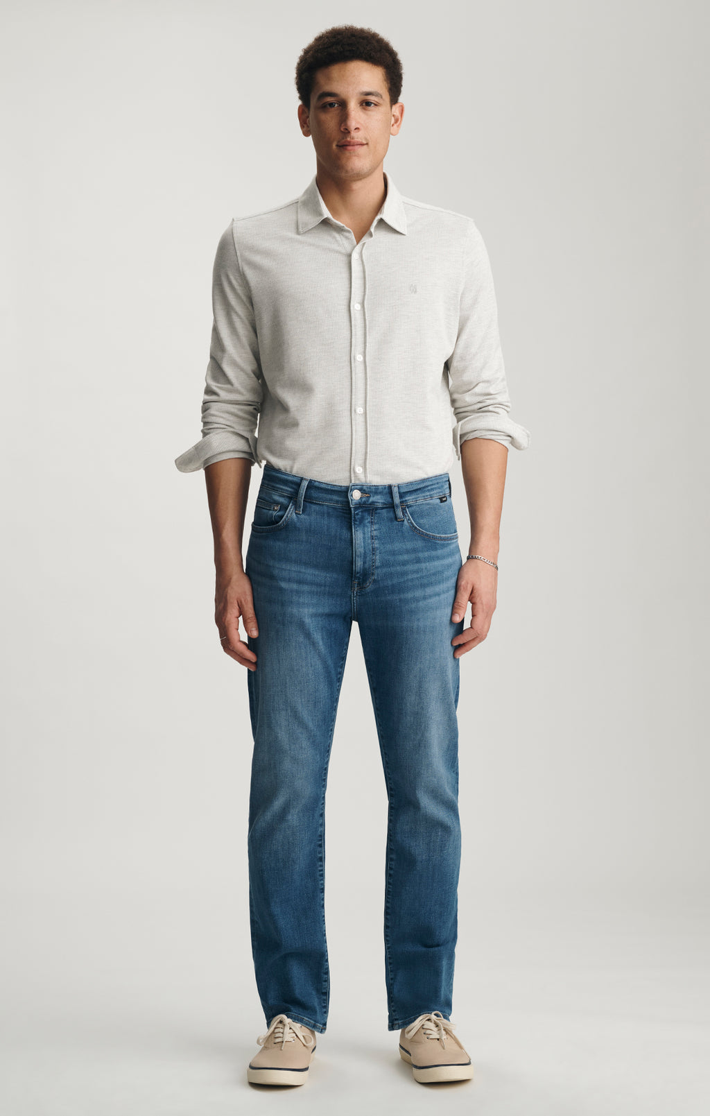 ZACH STRAIGHT LEG IN MID BRUSHED FEATHER BLUE