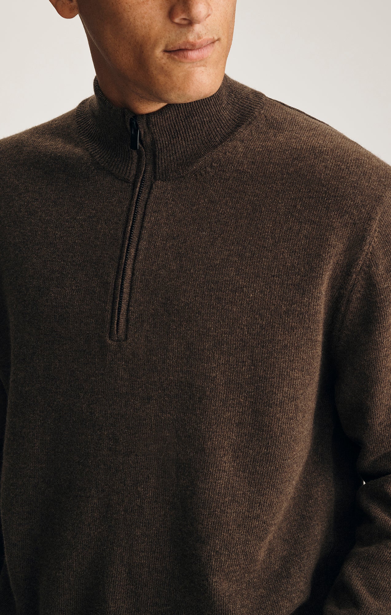 HALF ZIP SWEATER IN SEAL BROWN