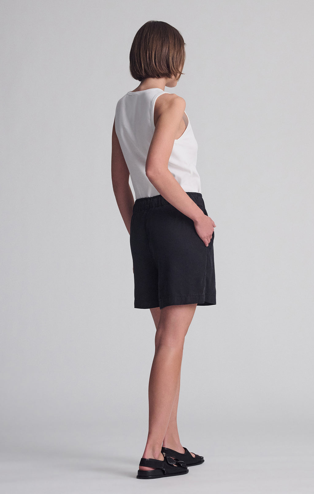 PENNY PLEATED SHORTS IN BLACK USED GOLD - Mavi Jeans