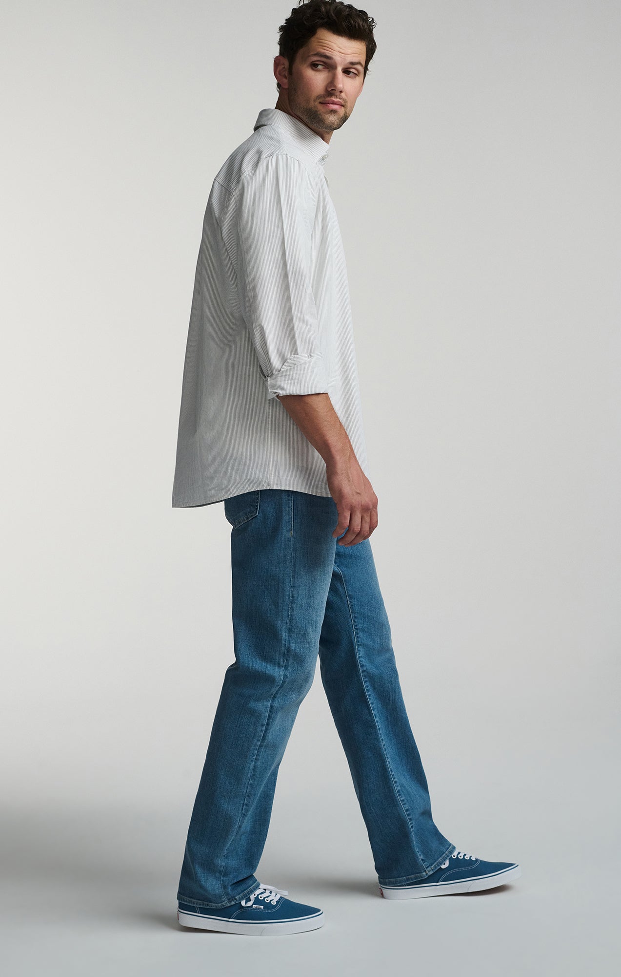 LONG SLEEVE BUTTON-UP SHIRT IN BLACK IRIS - Mavi Jeans
