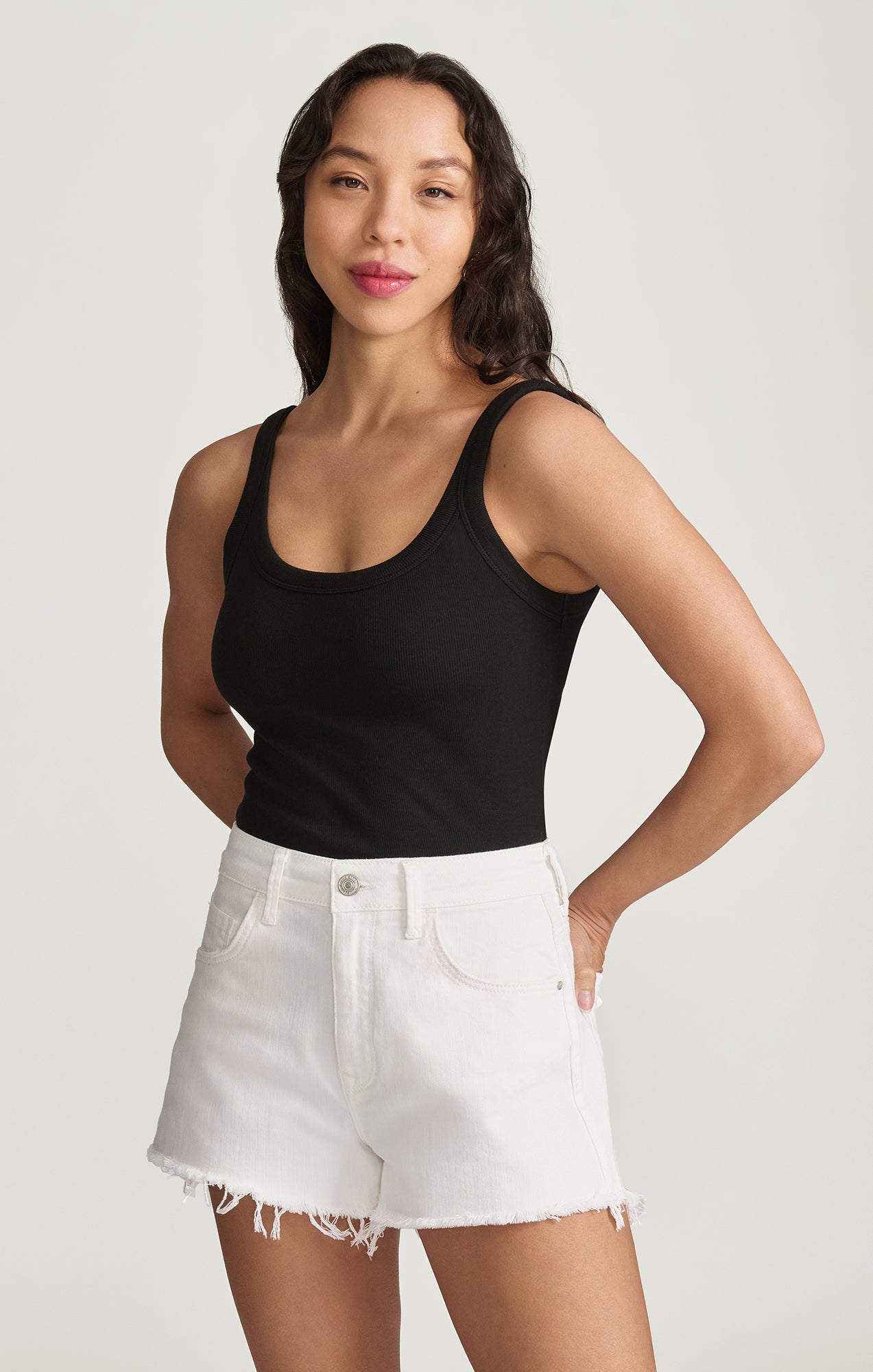 ROSIE BOYFRIEND SHORT IN WHITE RIPPED STRETCH - Mavi Jeans