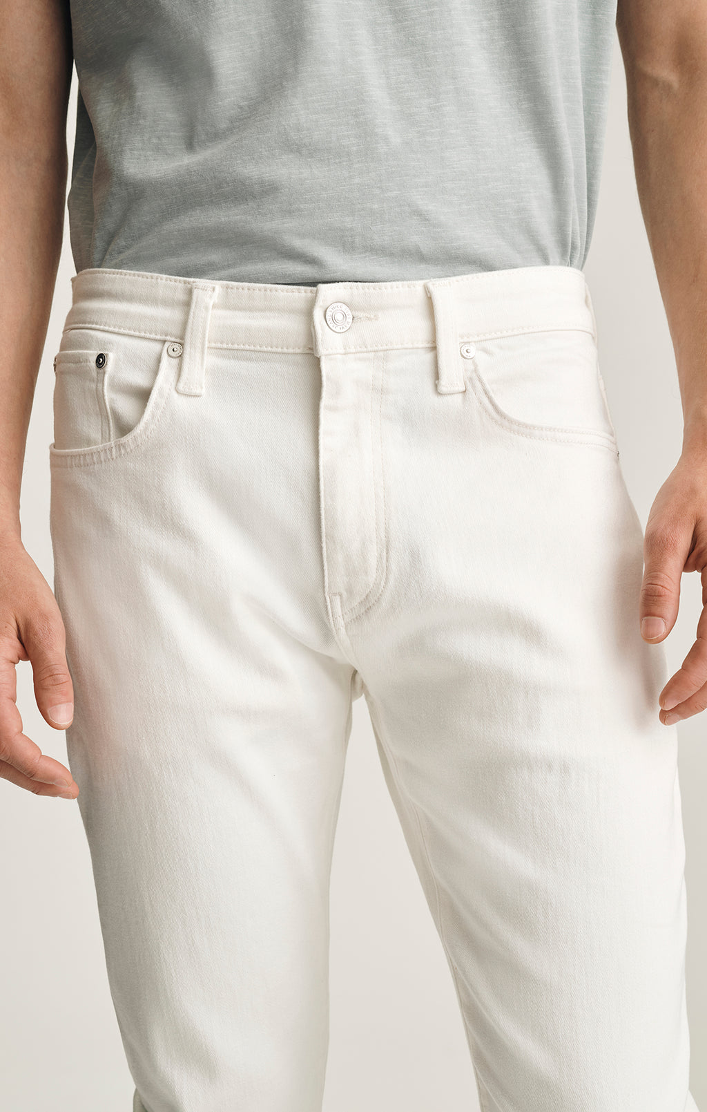 MARCUS SLIM STRAIGHT LEG IN OFF WHITE CLASSIC BLUE - Mavi Jeans