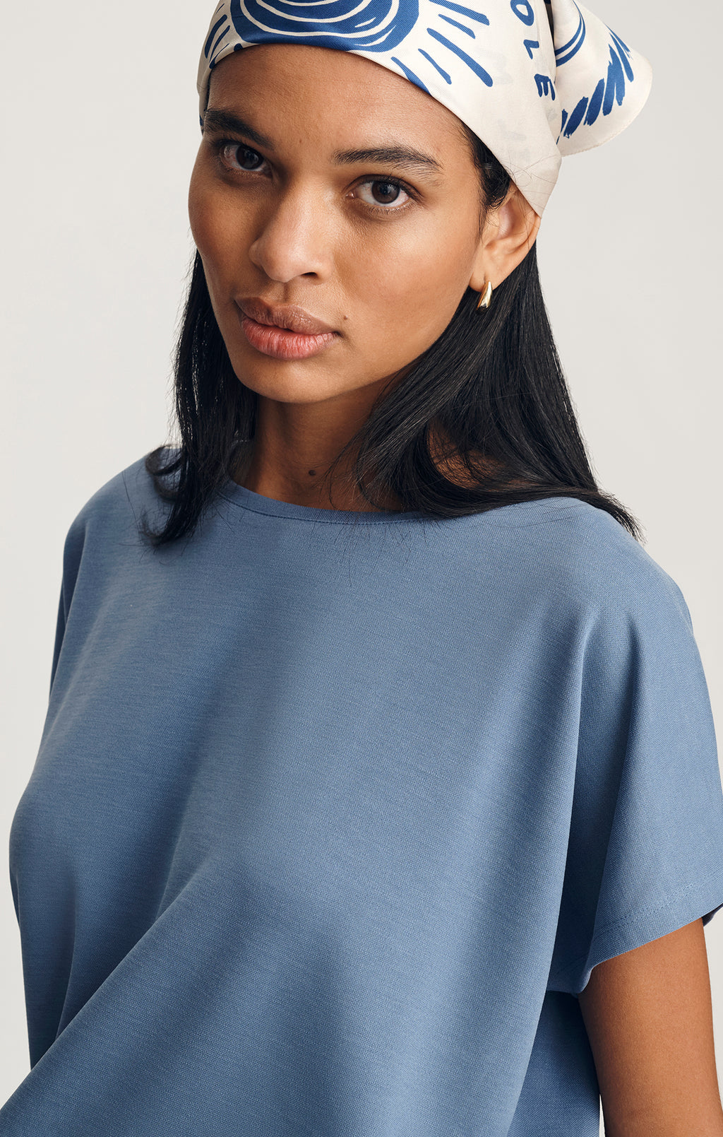 LUXE TOUCH TENCEL™ BOAT NECK T-SHIRT IN BIJOU BLUE - Mavi Jeans