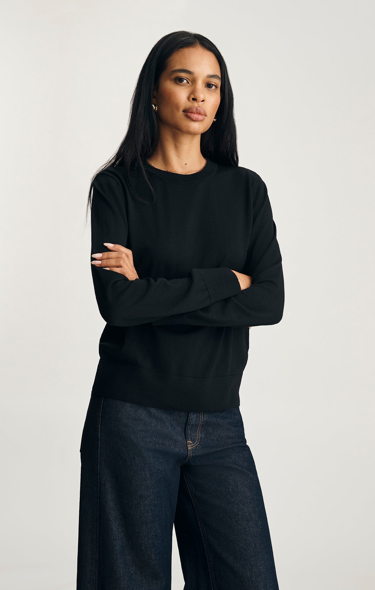 EDITION WOOL CREW NECK SWEATER IN BLACK