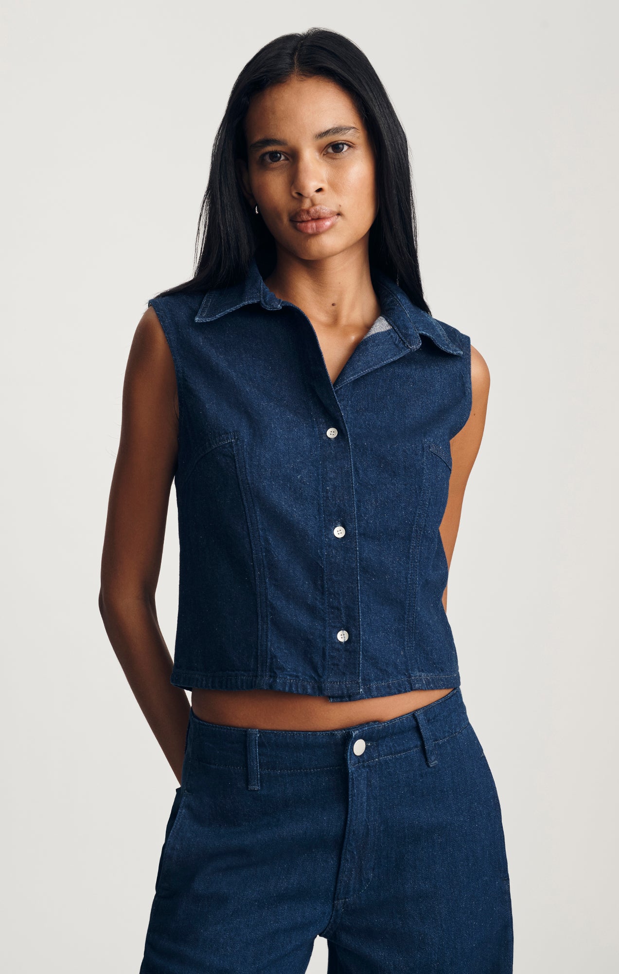BRIA SLEEVELESS DENIM SHIRT IN DARK LINEN DENIM - Mavi Jeans