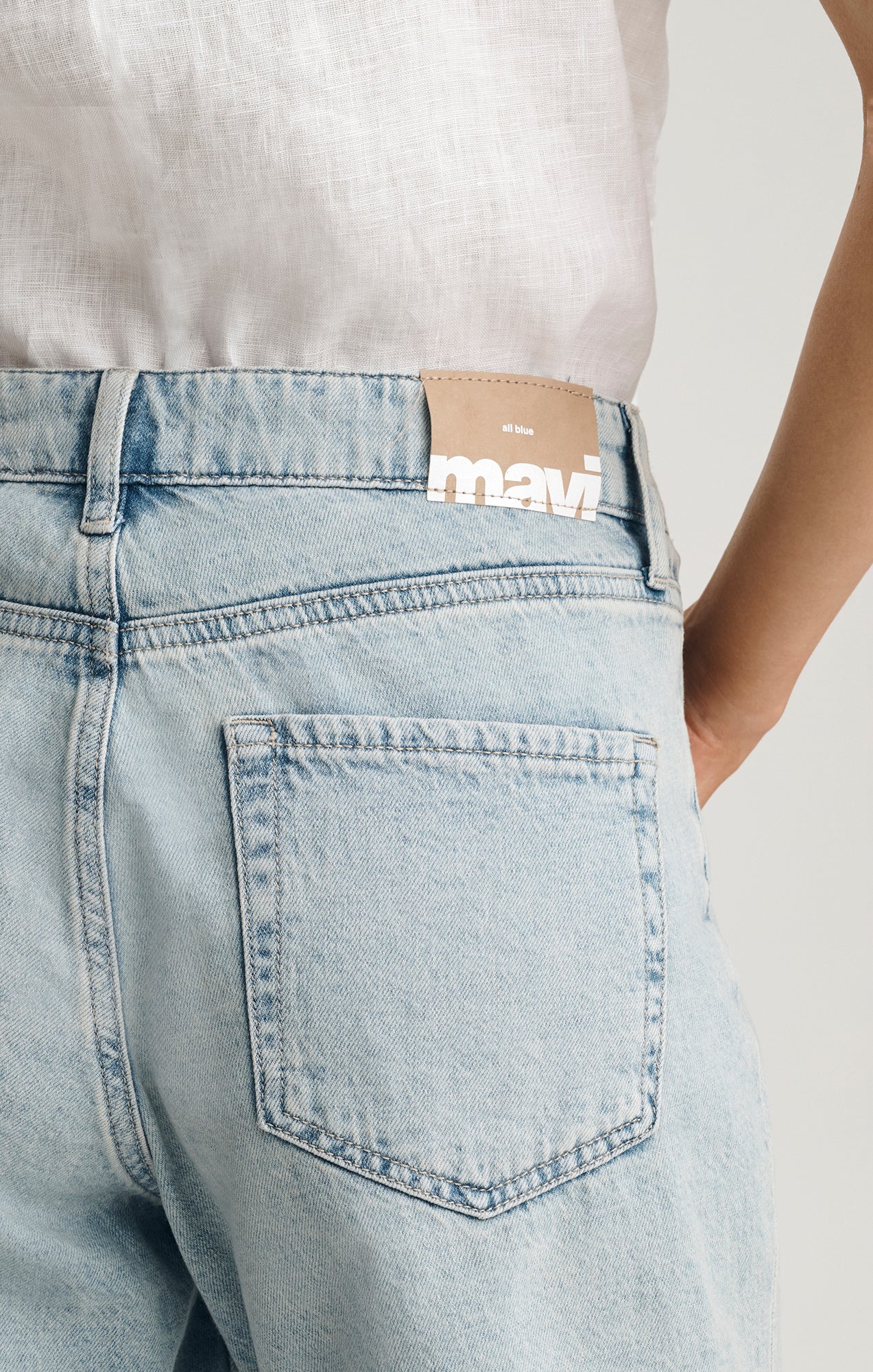 NELLA RELAXED SHORTS IN BLEACHED LINEN DENIM - Mavi Jeans