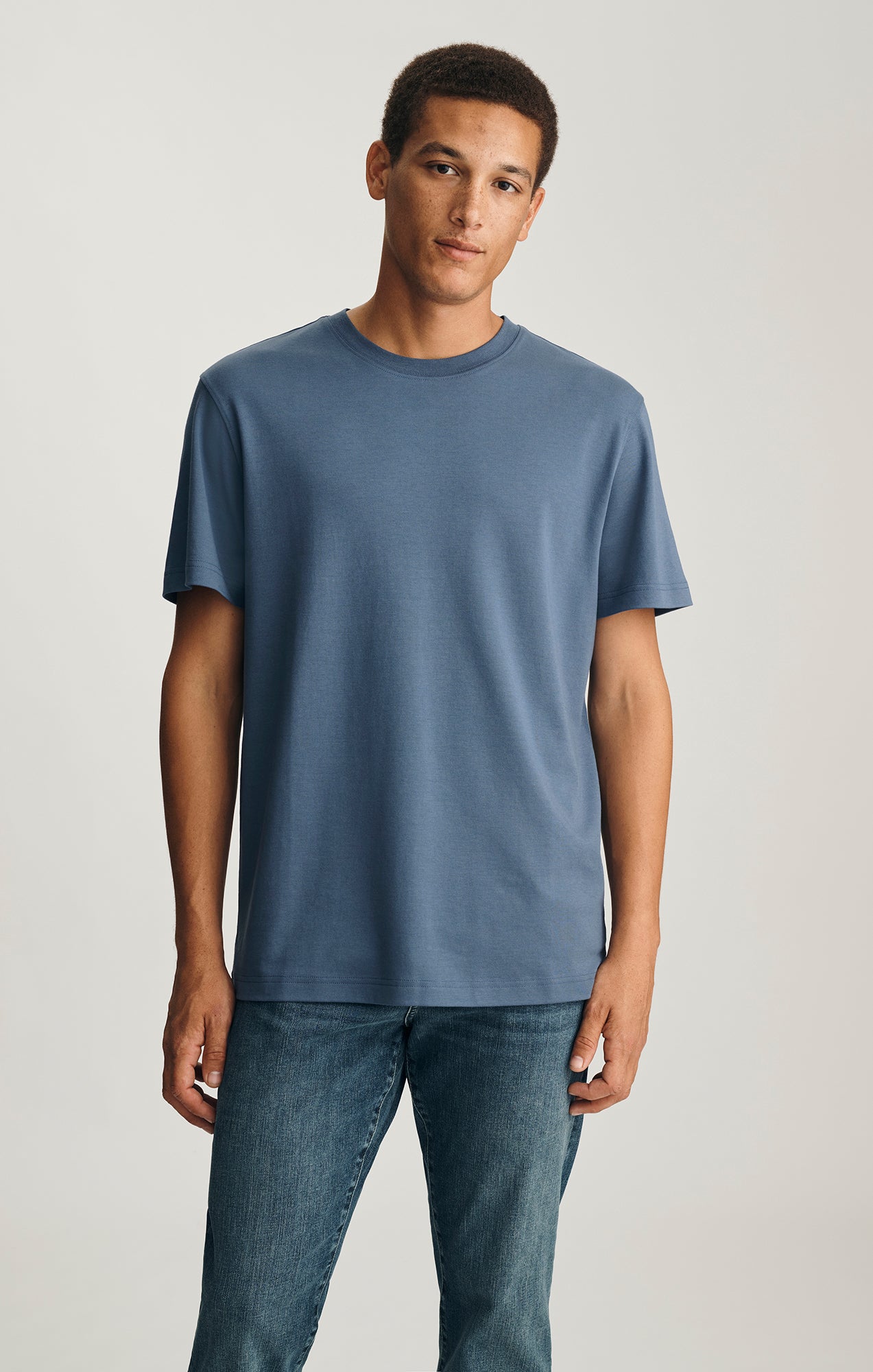 BASIC SHORT SLEEVE T-SHIRT IN VINTAGE INDIGO