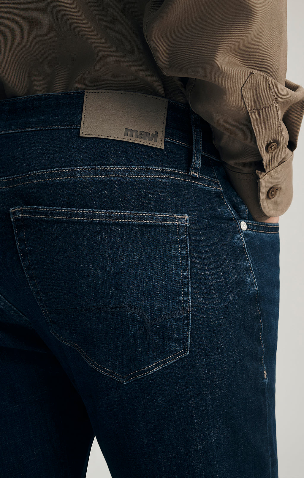 MARCUS SLIM STRAIGHT LEG IN DEEP BRUSHED FEATHER BLUE - Mavi Jeans