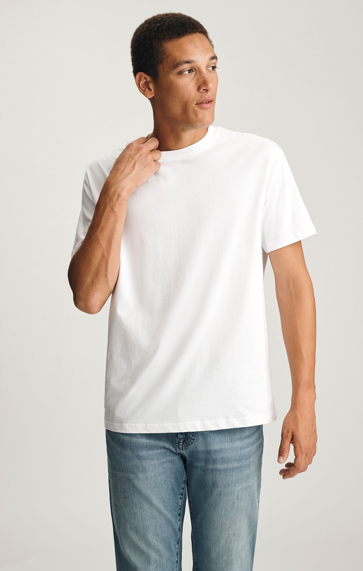 BASIC SHORT SLEEVE T SHIRT