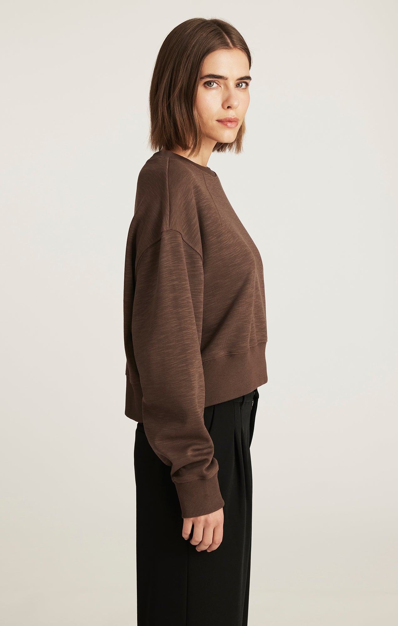 EDITION CREW NECK SWEATSHIRT IN HOT FUDGE - Mavi Jeans