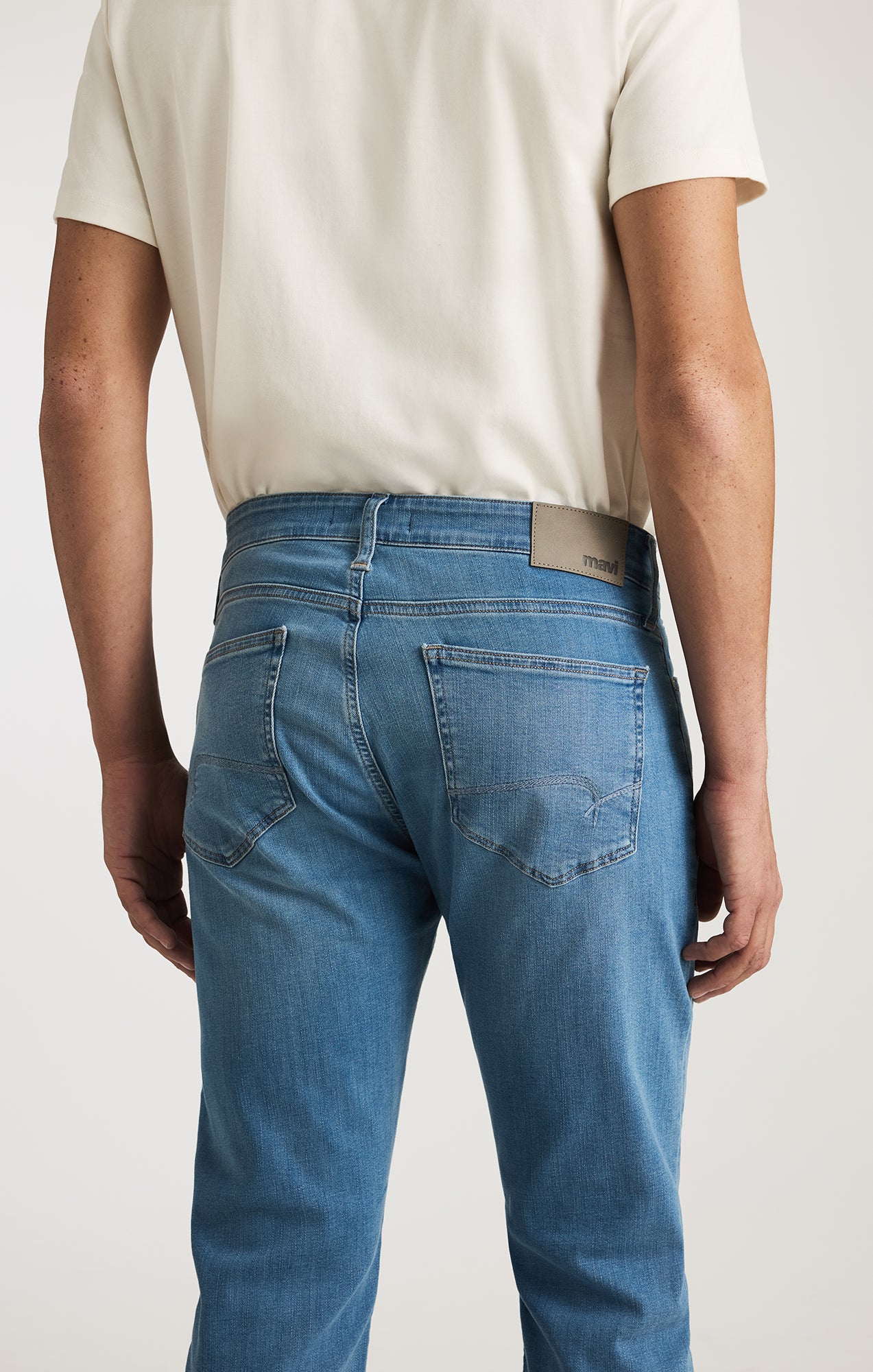 JAKE SLIM LEG IN LIGHT BRUSHED FEATHER BLUE