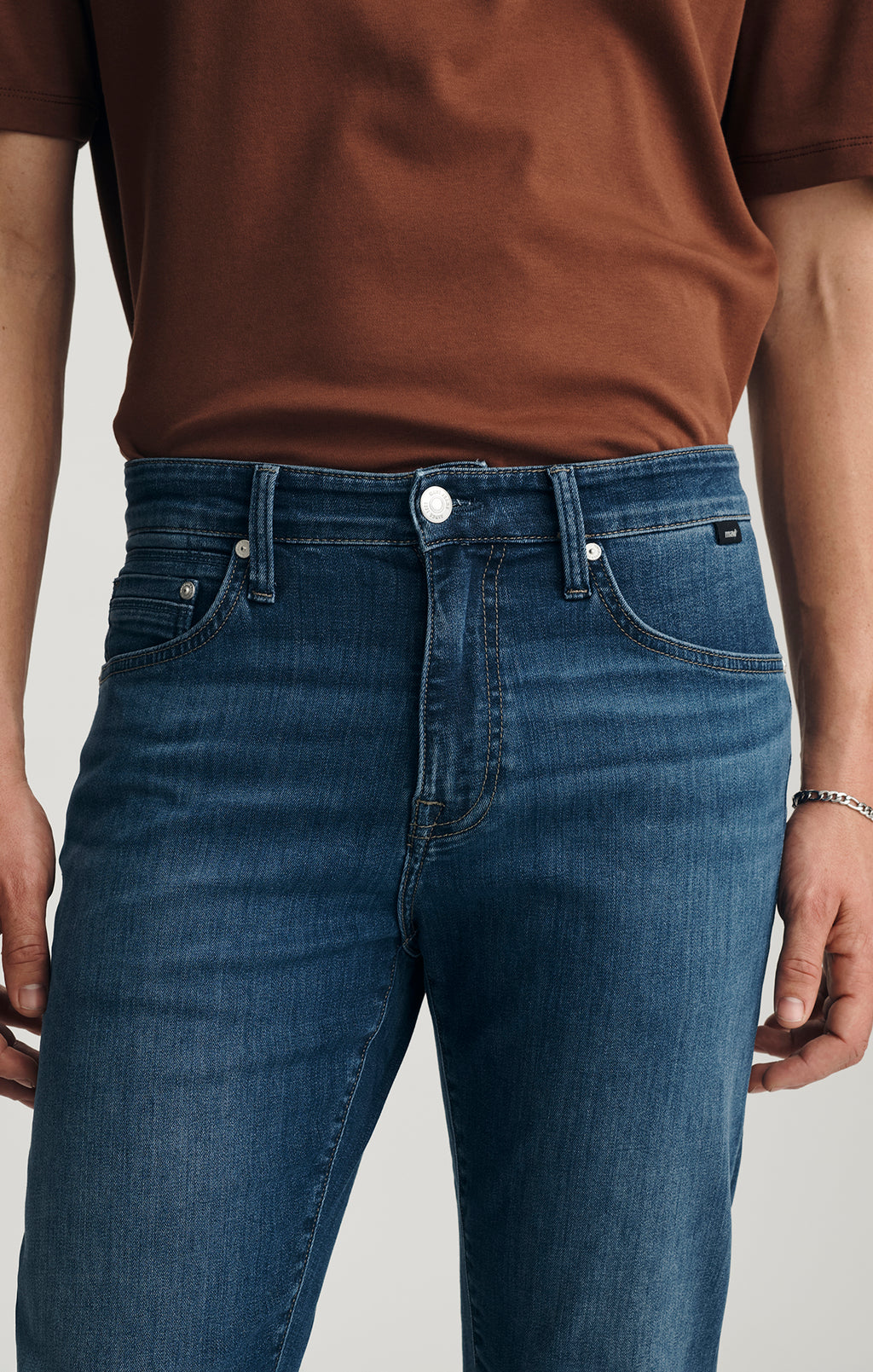 ZACH STRAIGHT LEG IN DARK BRUSHED WILLIAMSBURG - Mavi Jeans