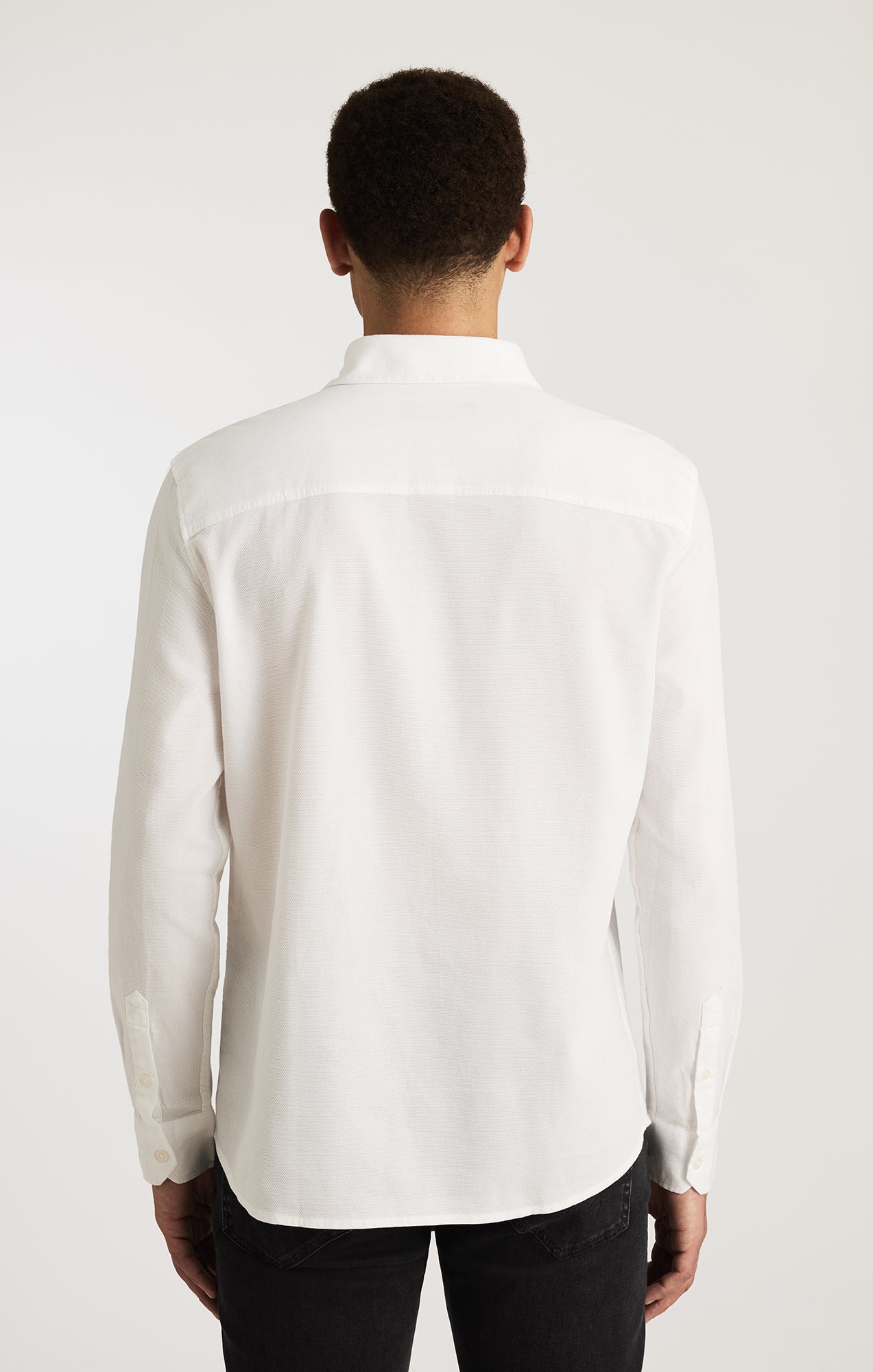 LONG SLEEVE BUTTON-UP SHIRT IN WHITE