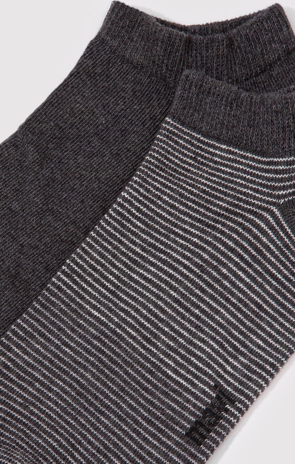 2-PACK ANKLE SOCKS IN ASSORTED COLORS