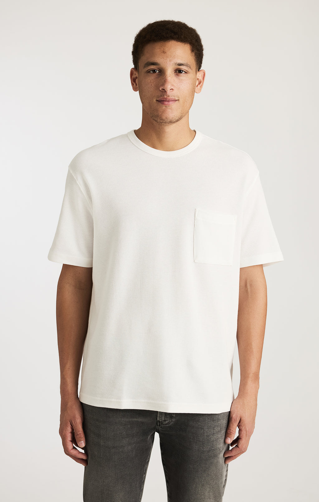 EDITION POCKET T-SHIRT IN ANTIQUE WHITE