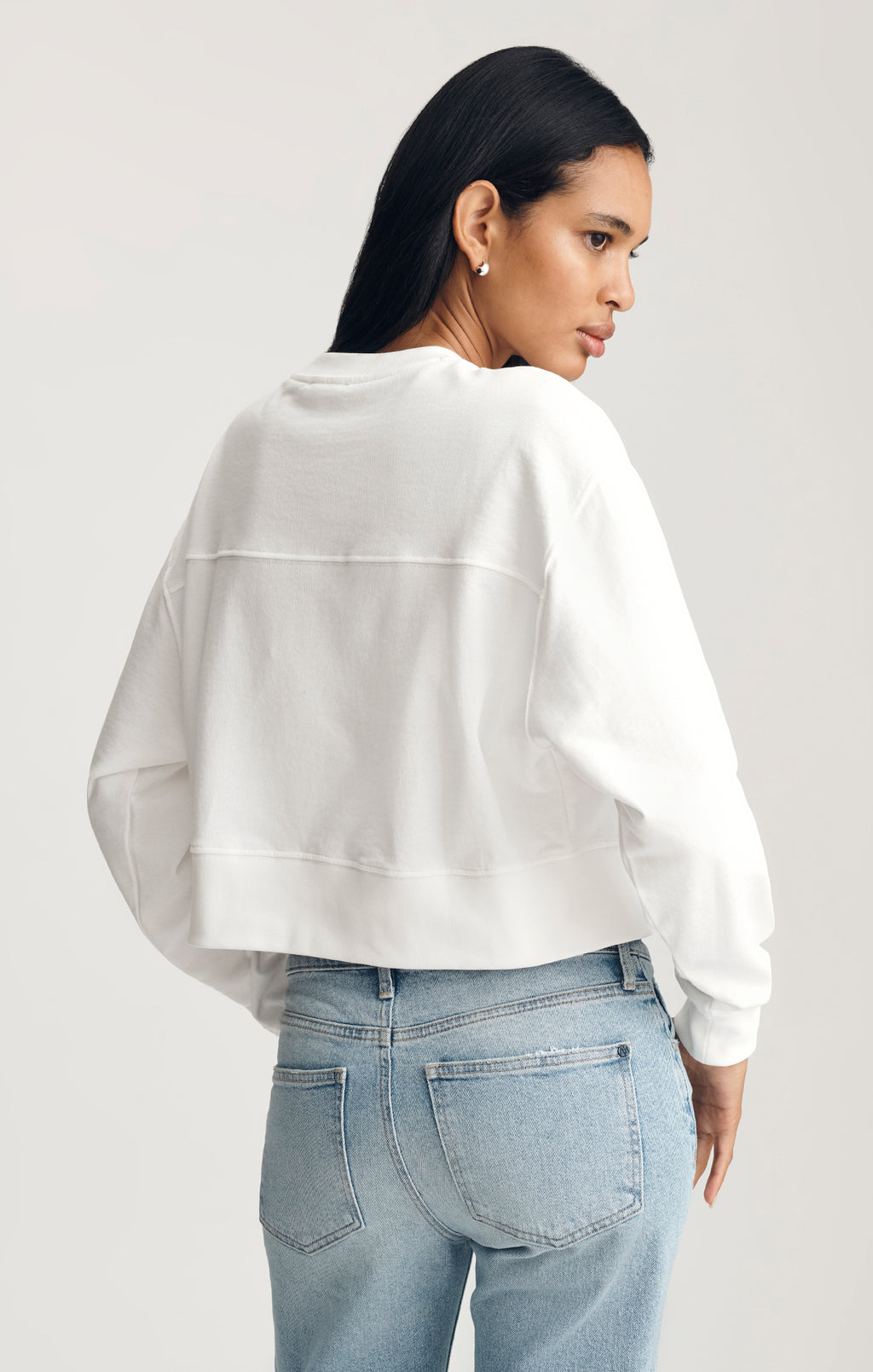 CROPPED CREW NECK SWEATSHIRT IN WHITE - Mavi Jeans