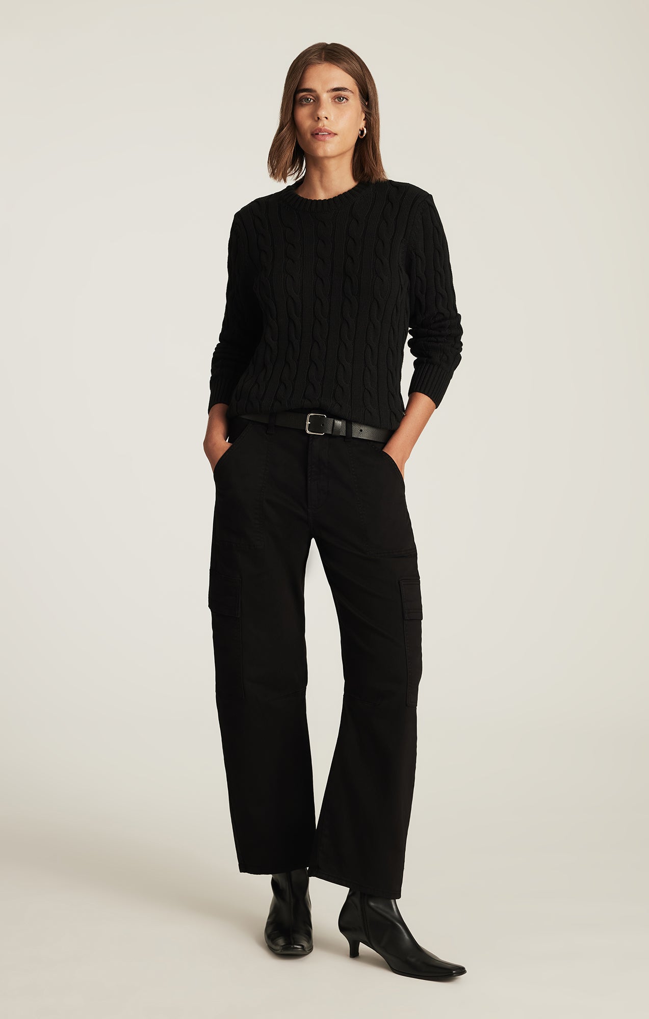 CABLE-KNIT CREW NECK SWEATER IN BLACK