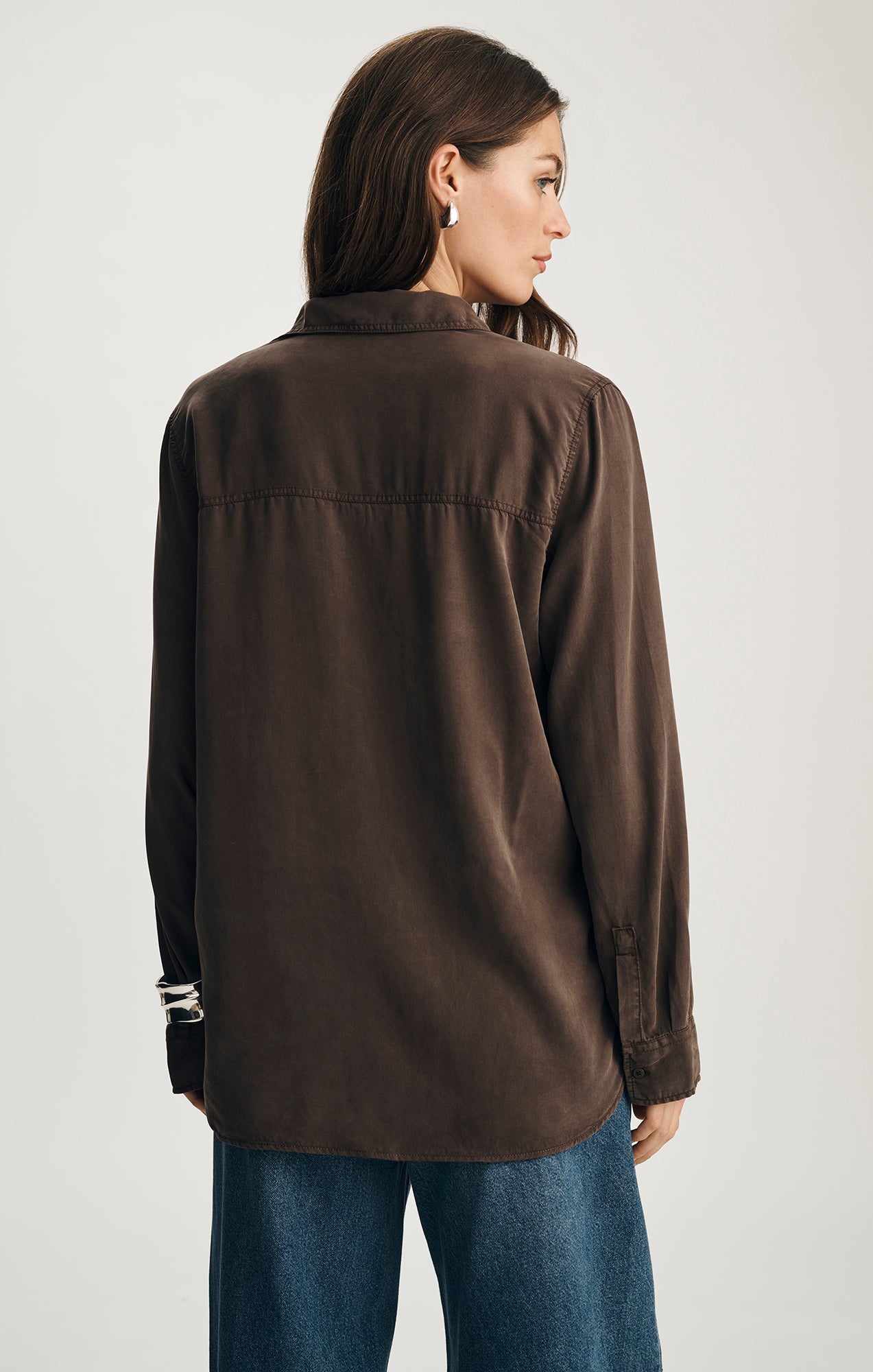 LUXE TOUCH TENCEL™ DOUBLE POCKET BUTTON-UP SHIRT IN BRACKEN