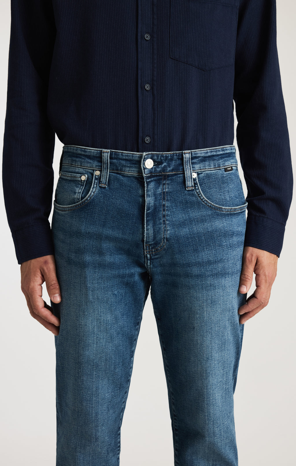 MARVIN RELAXED TAPERED LEG IN MID BRUSHED CLASSIC VINTAGE