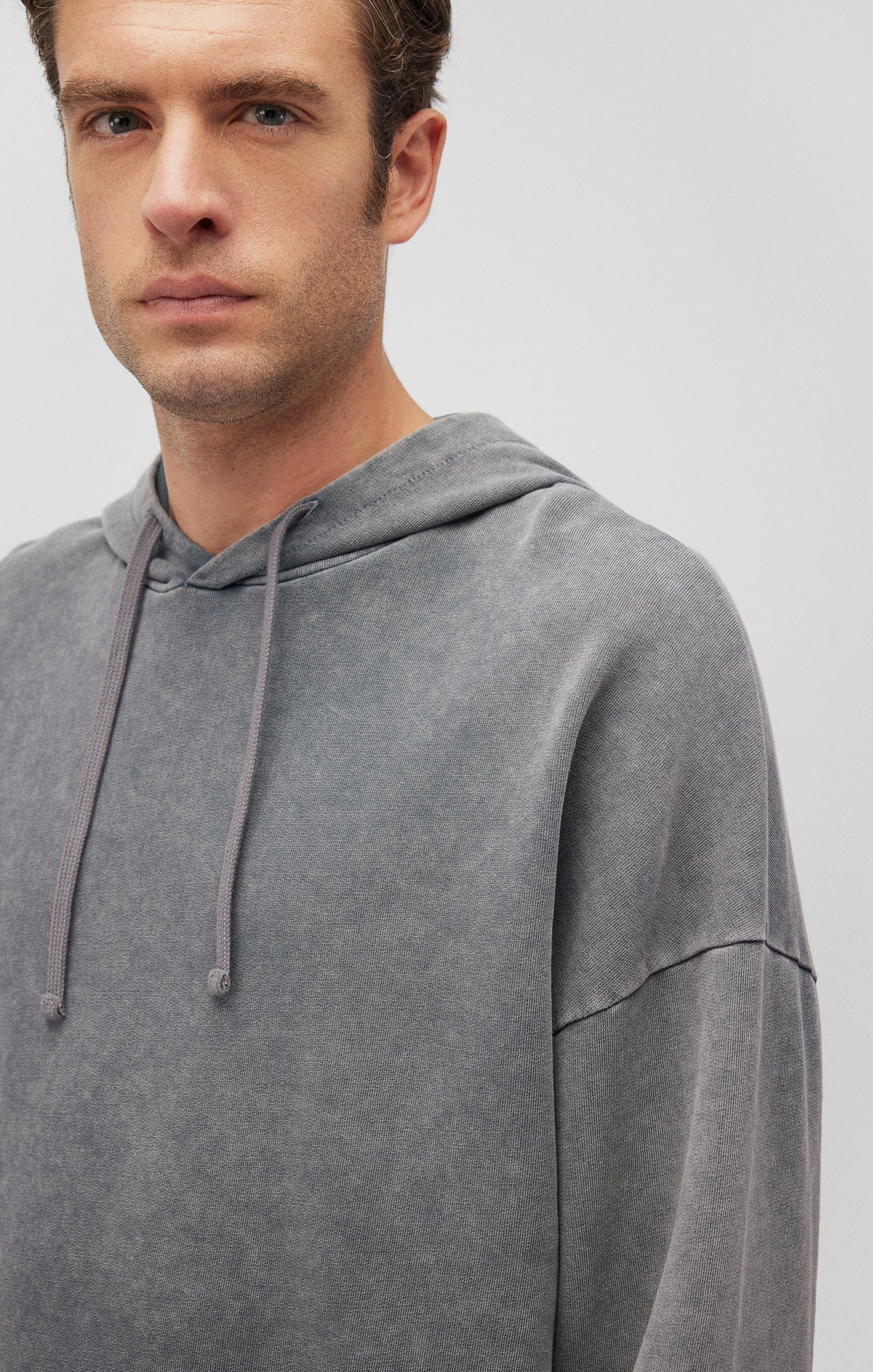 RAW EDGE HOODIE IN MONUMENT - Mavi Jeans