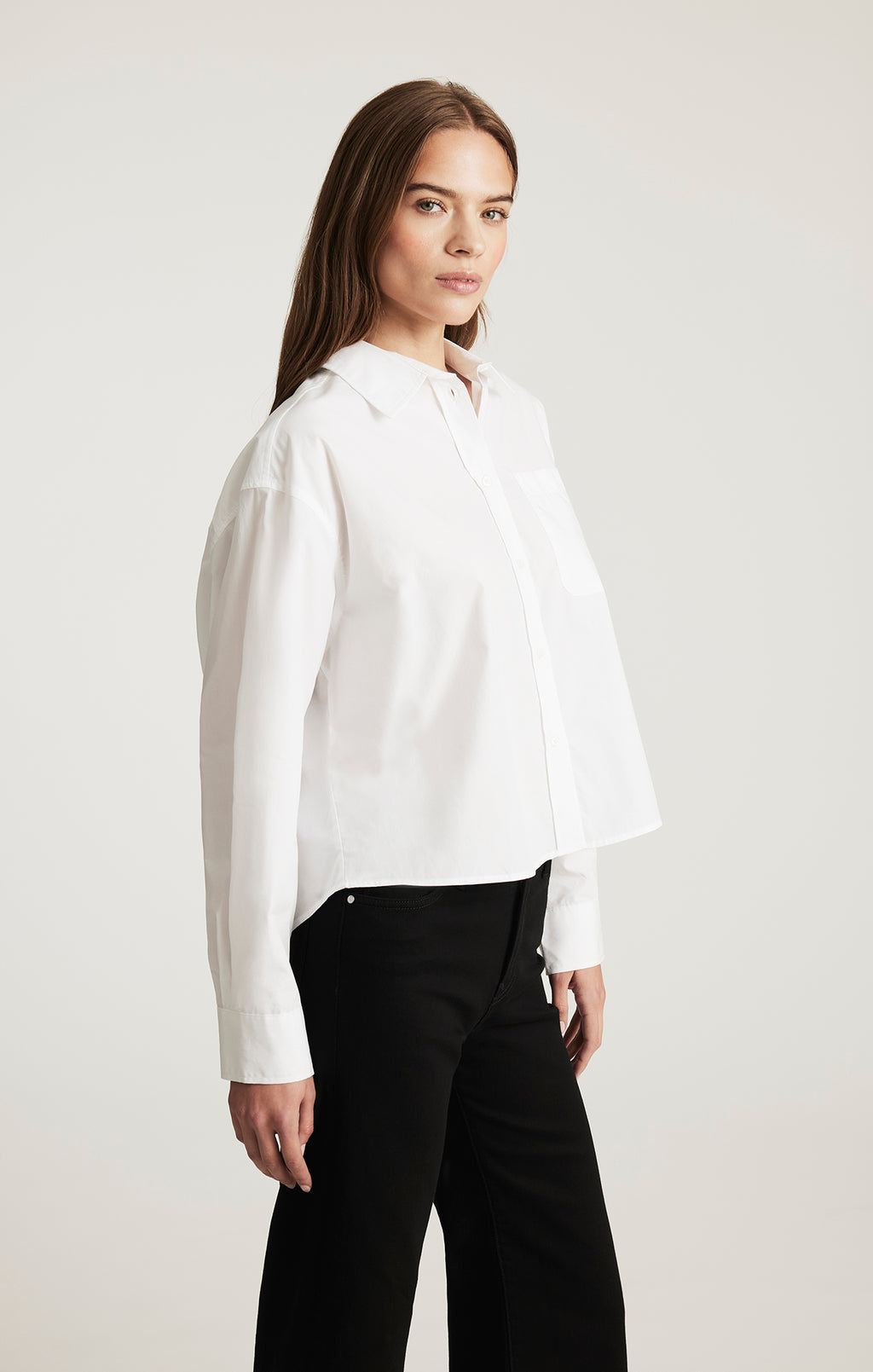 ONE POCKET BUTTON-UP SHIRT IN WHITE