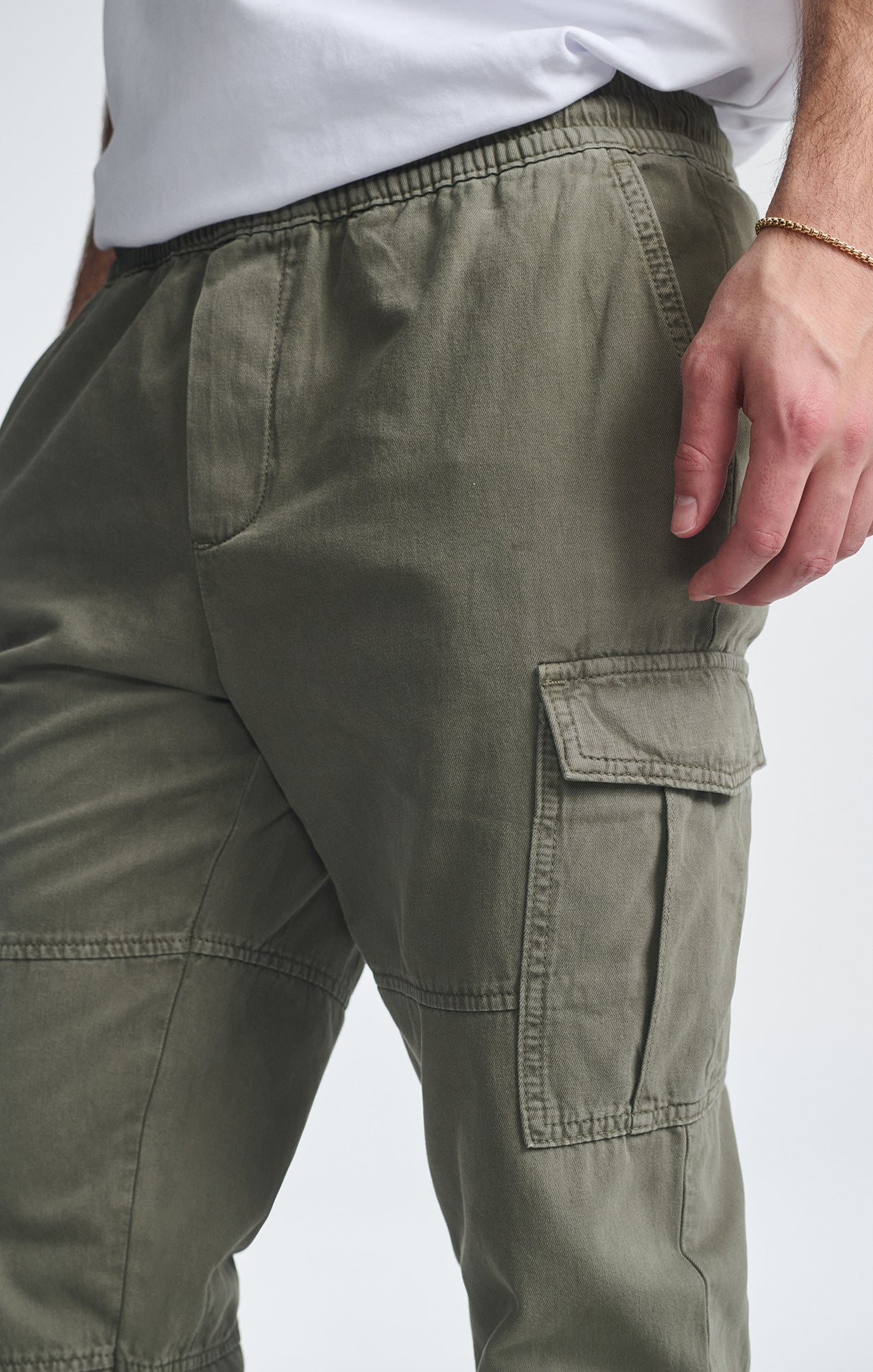 DOUBLE POCKET CUFFED CARGO PANTS IN SMOKEY OLIVE - Mavi Jeans