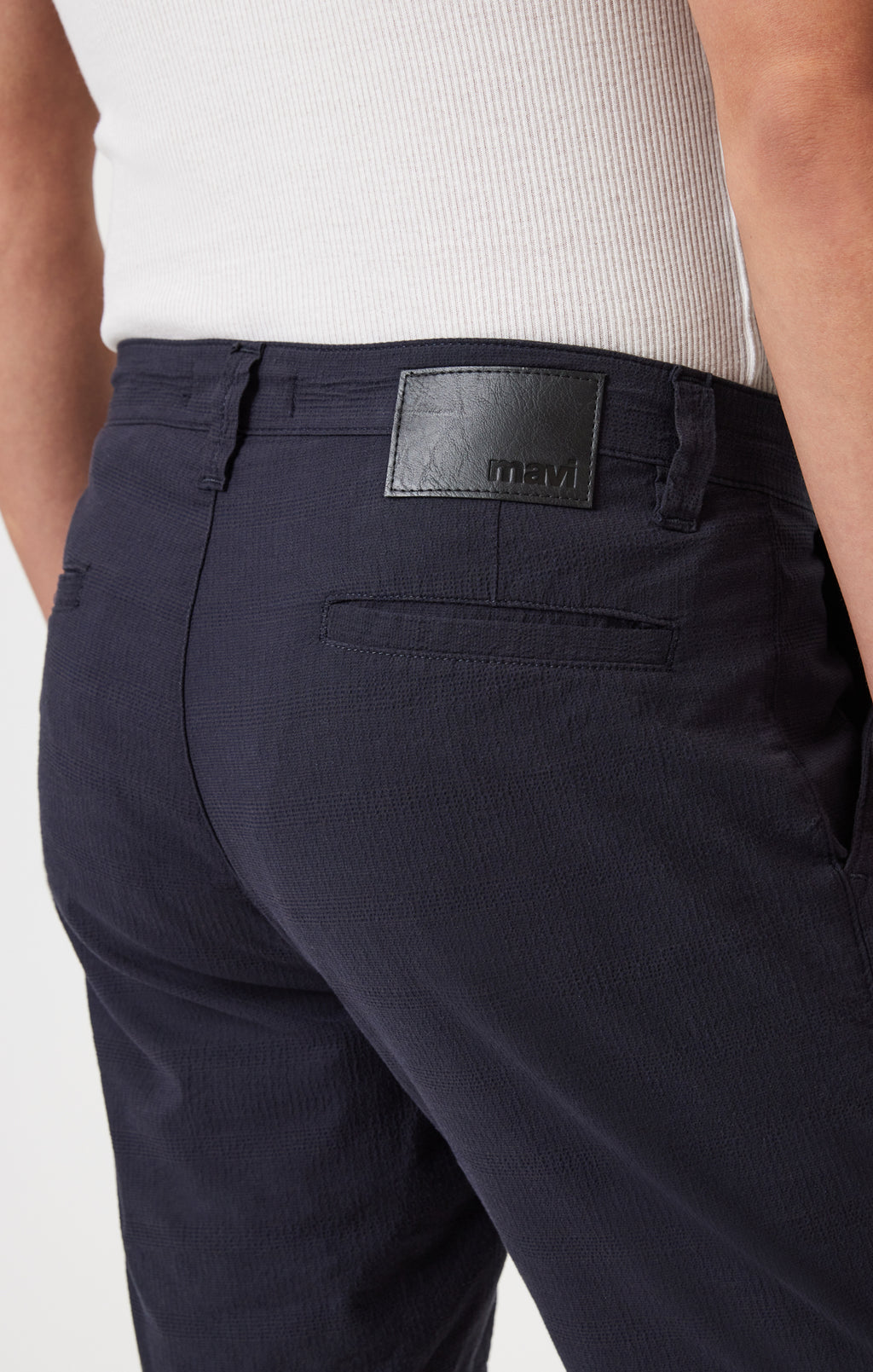 NOAH SHORTS IN NAVY SEERSUCKER - Mavi Jeans