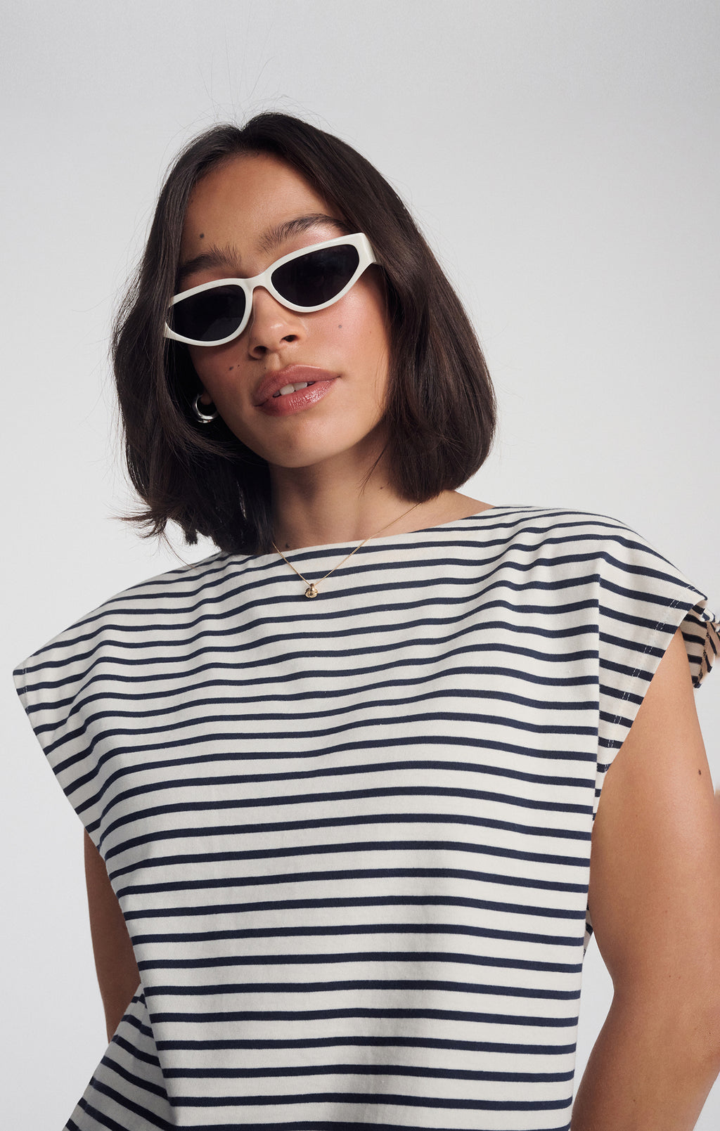 BOAT NECK SLEEVELESS SHIRT IN NAVY BLAZER STRIPE - Mavi Jeans