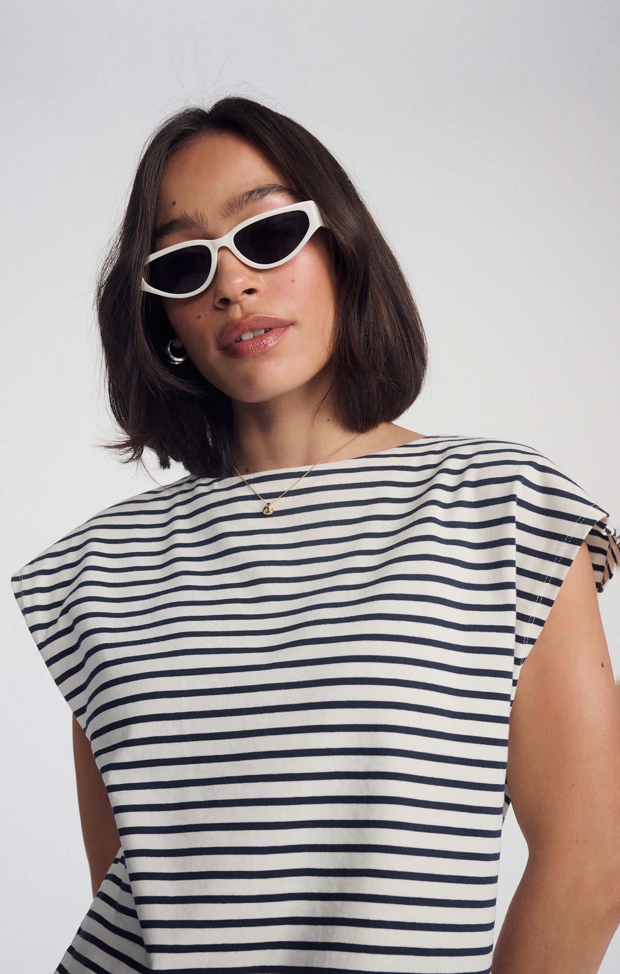 BOAT NECK SLEEVELESS SHIRT IN NAVY BLAZER STRIPE - Mavi Jeans