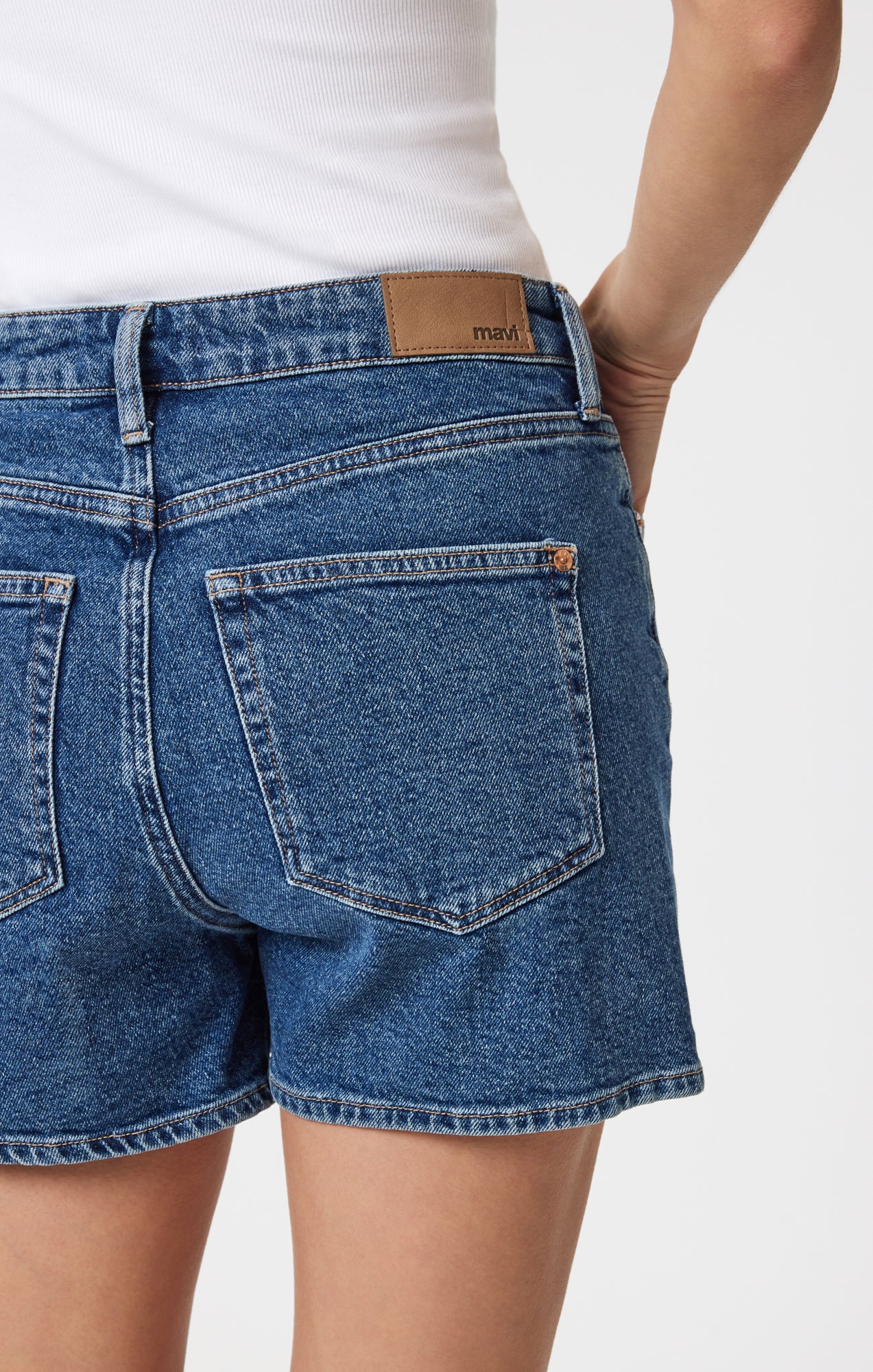 HEIDI SHORTS IN DARK SHADED 90's - Mavi Jeans