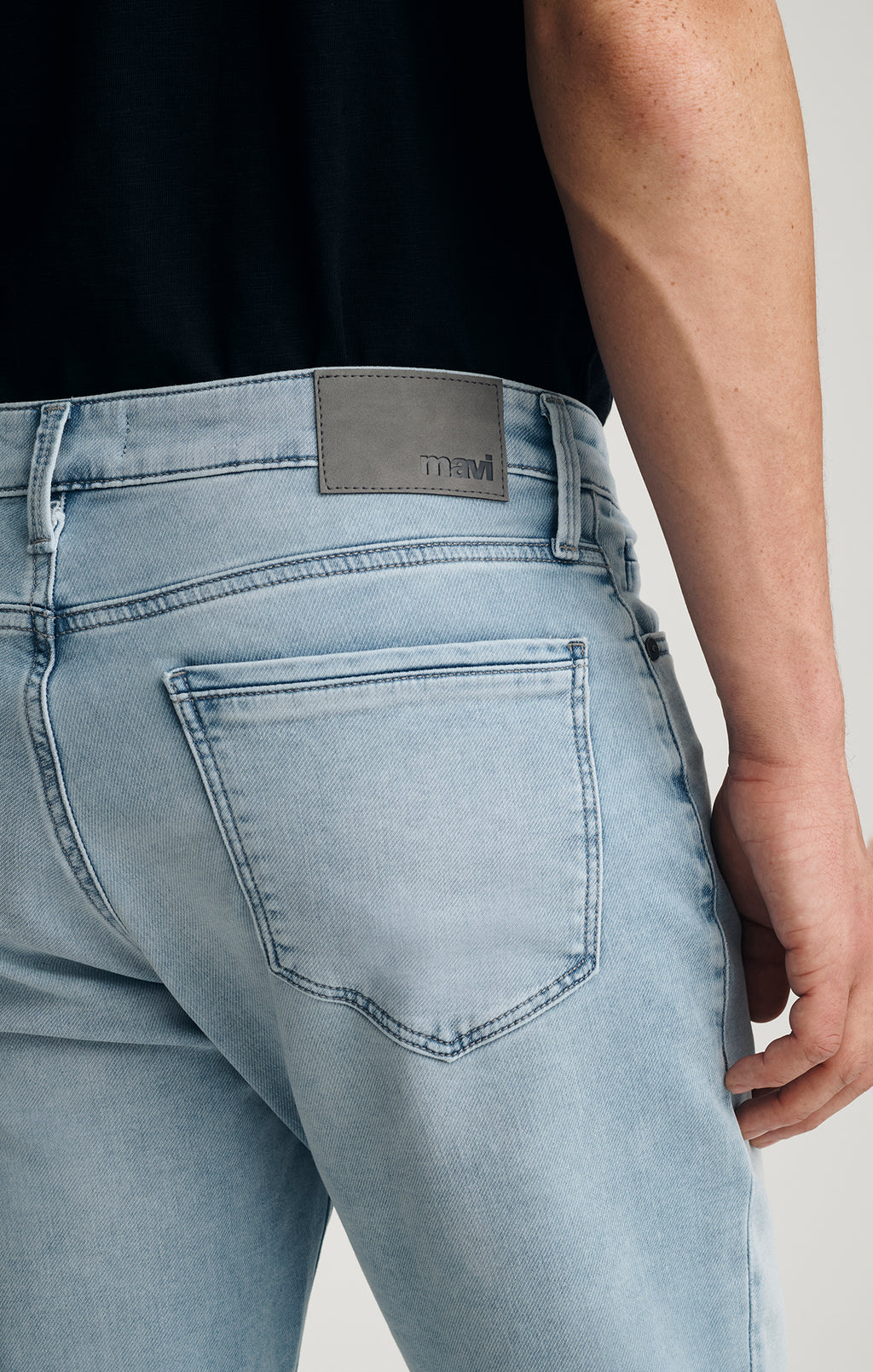 STEVE ATHLETIC FIT IN LIGHT BLUE EXPLORER - Mavi Jeans