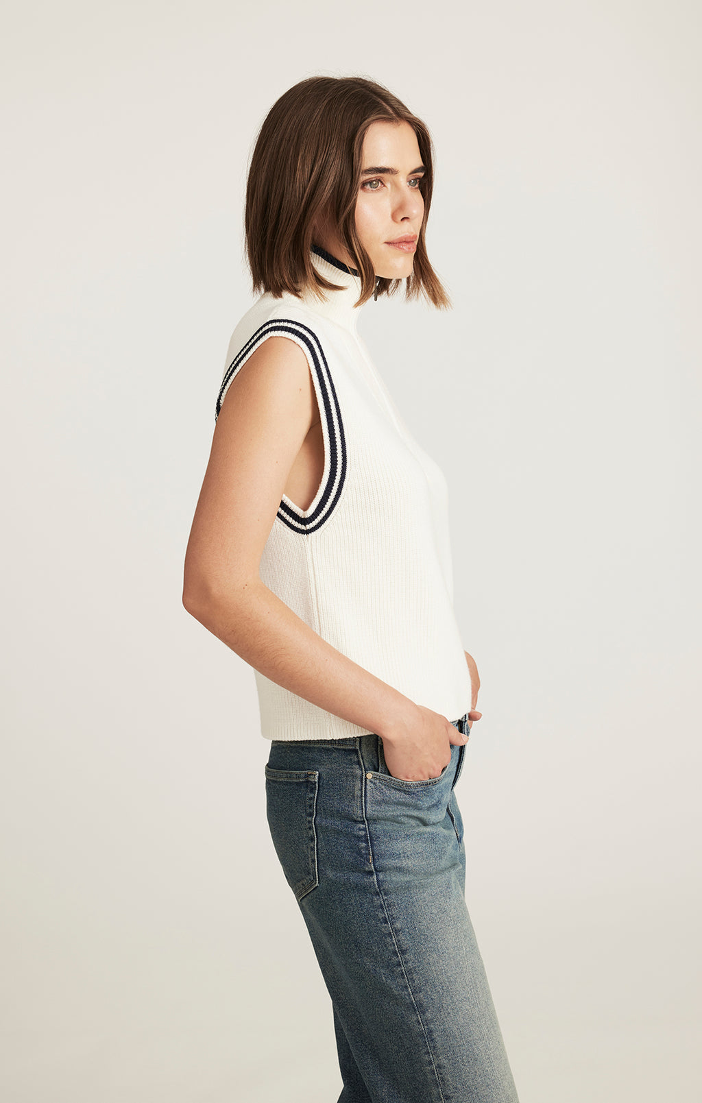 QUARTER ZIP SWEATER VEST IN ANTIQUE WHITE