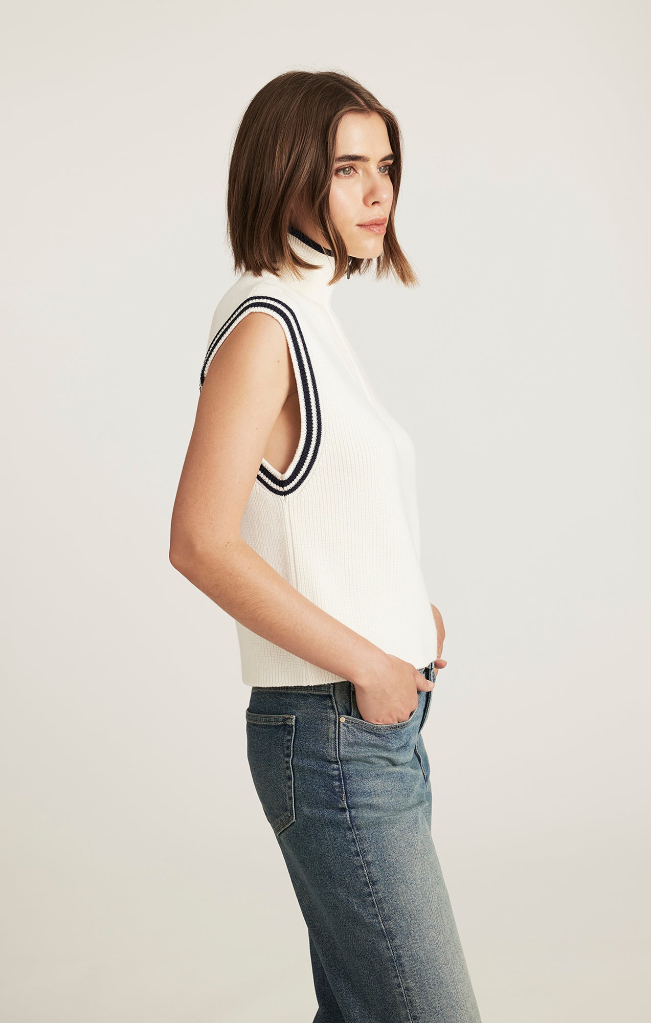 QUARTER ZIP SWEATER VEST IN ANTIQUE WHITE